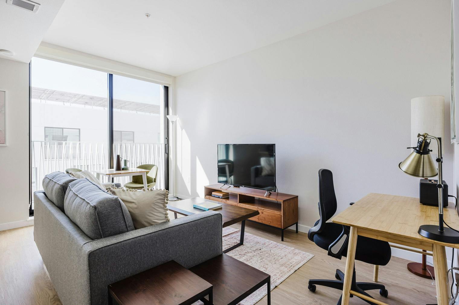 Appartement à louer pour $4,603/mois à Los Angeles, Mesnager Street