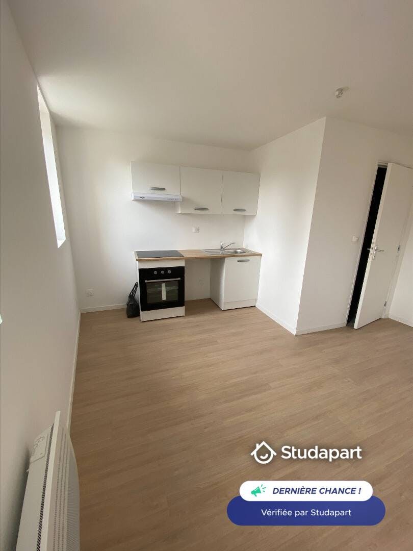 Appartement te huur voor € 510 per maand in Charleville-Mézières, Avenue d'Arches