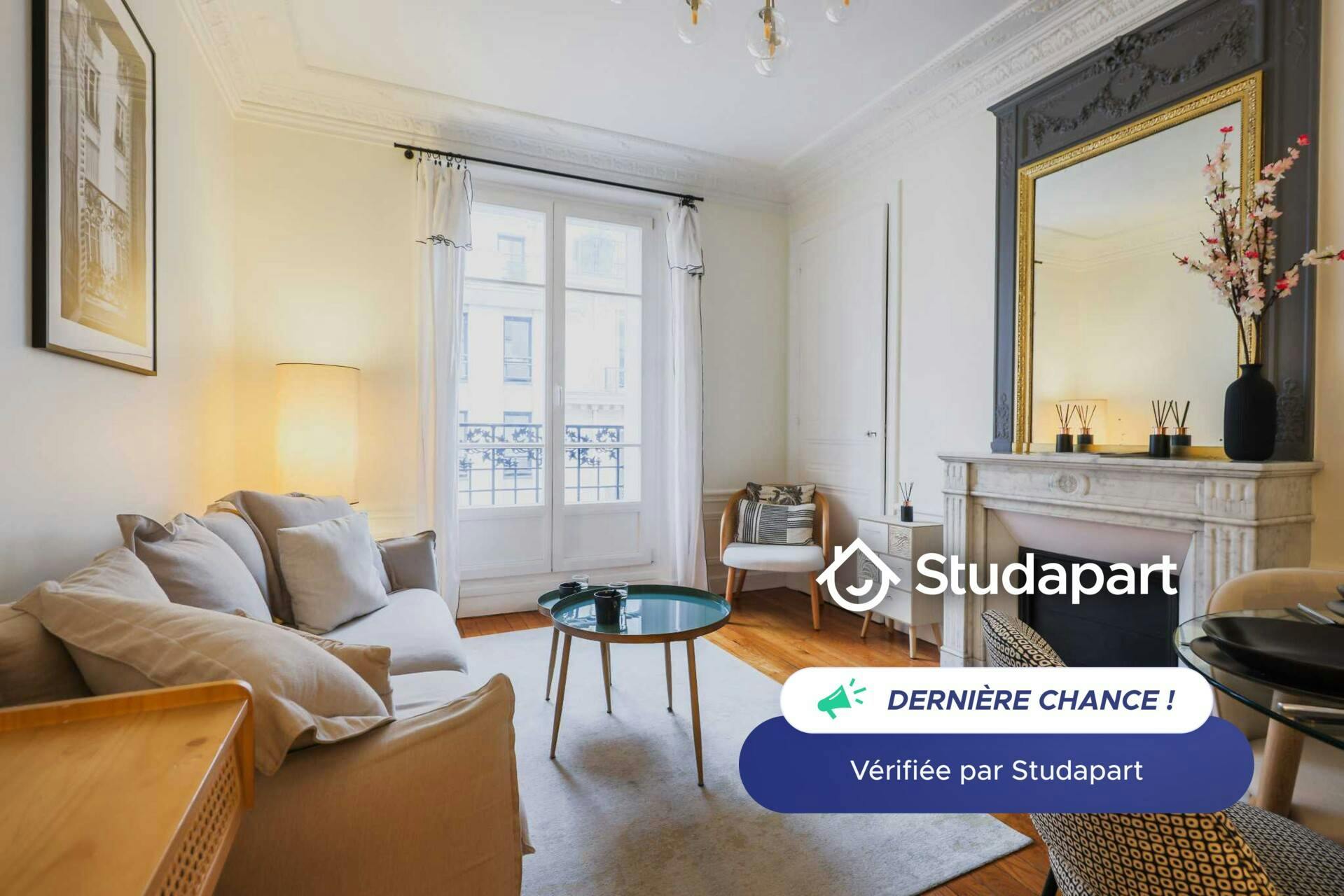 Apartment for rent for €2,700 per month in Paris, Rue du Rocher