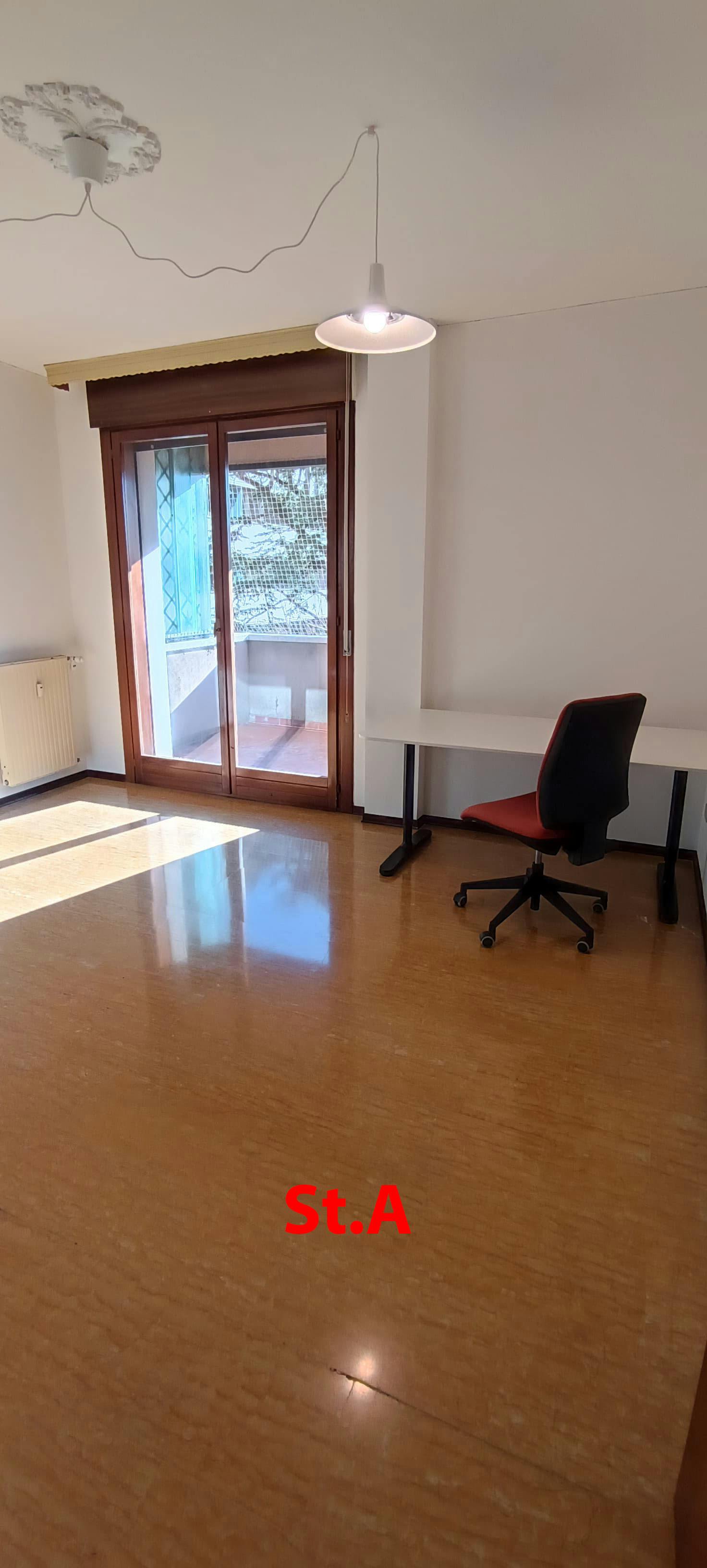 Lägenhet att hyra för 1 000 € i månaden i Treviso, Via Albona