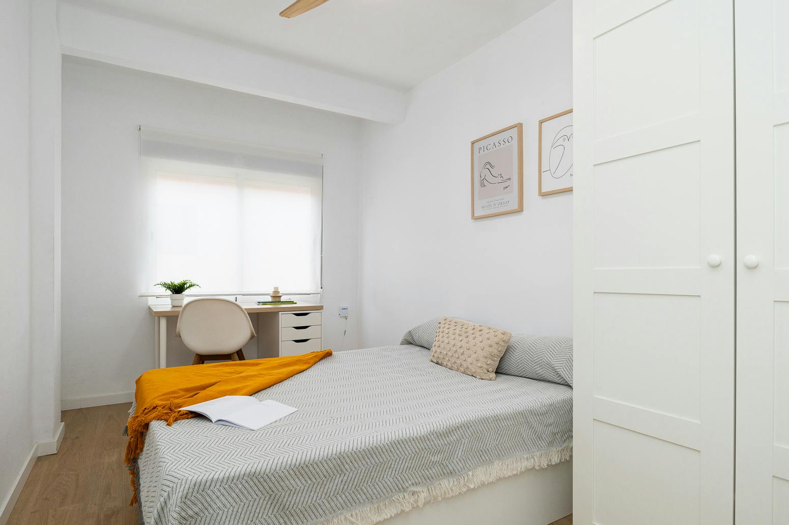 Private room for rent for €565 per month in Valencia, Carrer de Ramon Marquet