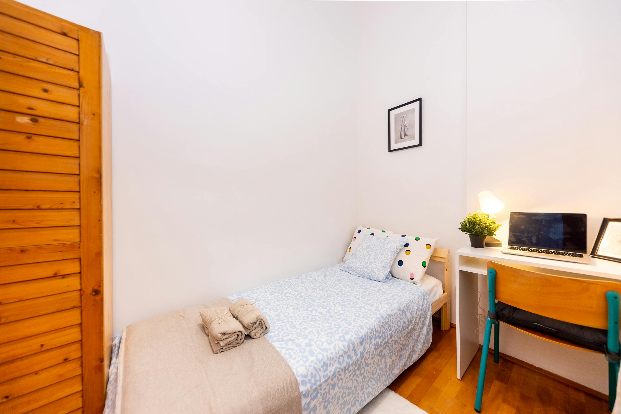 WG-Zimmer zu mieten für 124.393 HUF pro Monat in Budapest, Vörösmarty utca