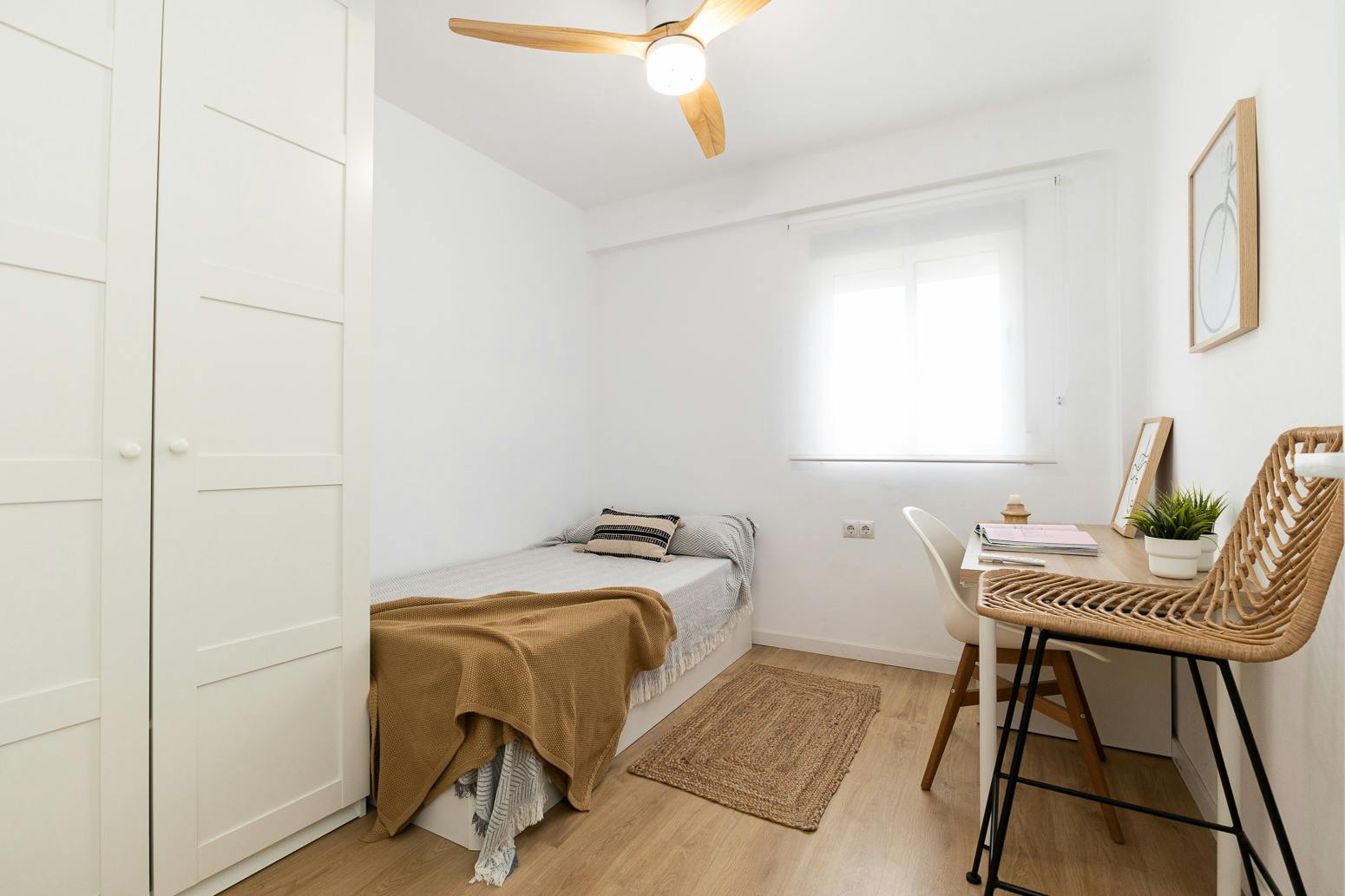 Private room for rent for €565 per month in Valencia, Carrer de Ramon Marquet