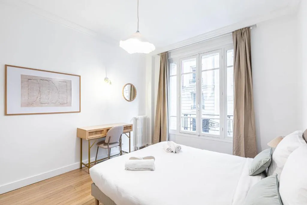 2-Bedroom Apartment in Rue du Général Delestraint, Paris (1592388) ROOM 4