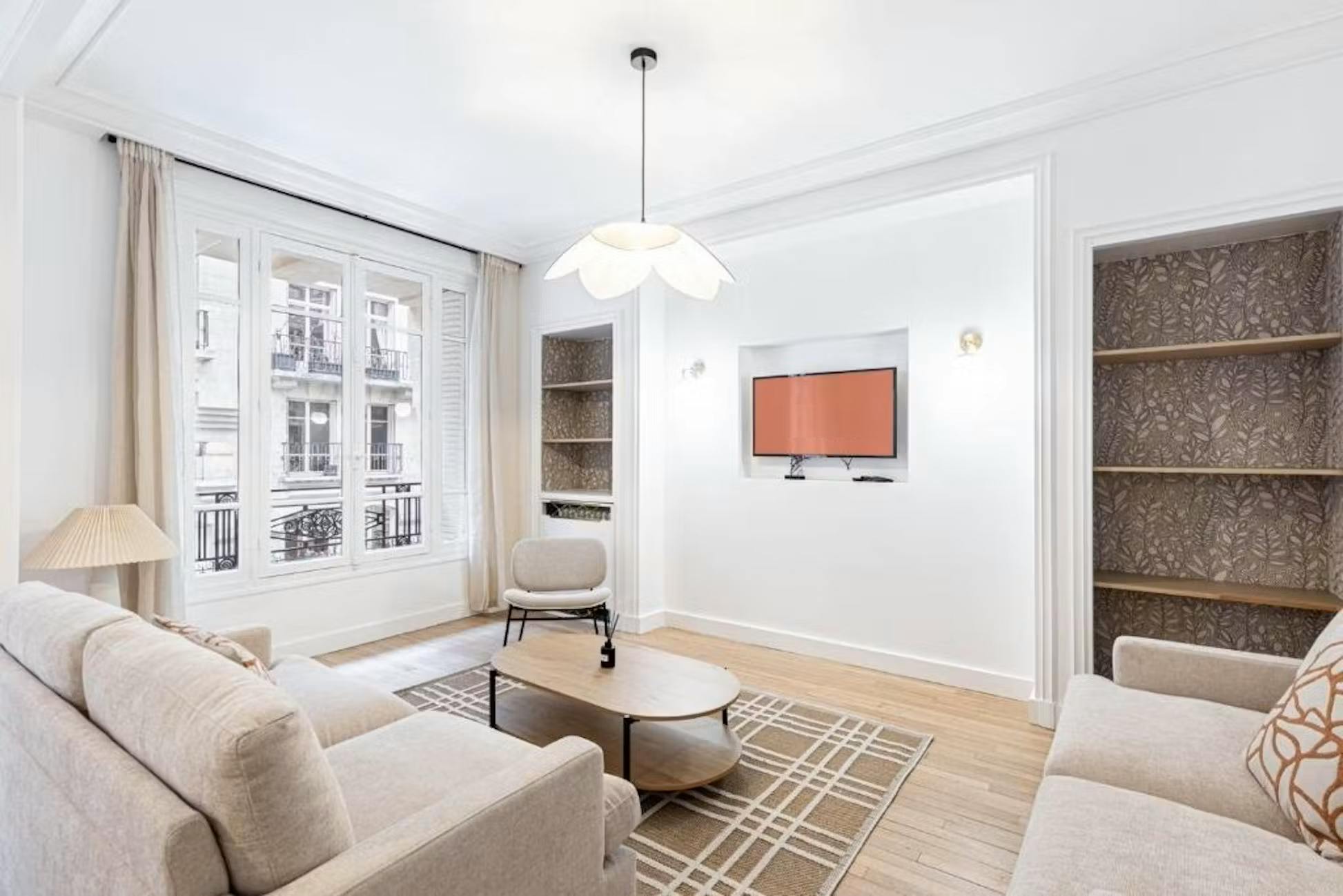 Apartment for rent for €4,724 per month in Paris, Rue du Général Delestraint