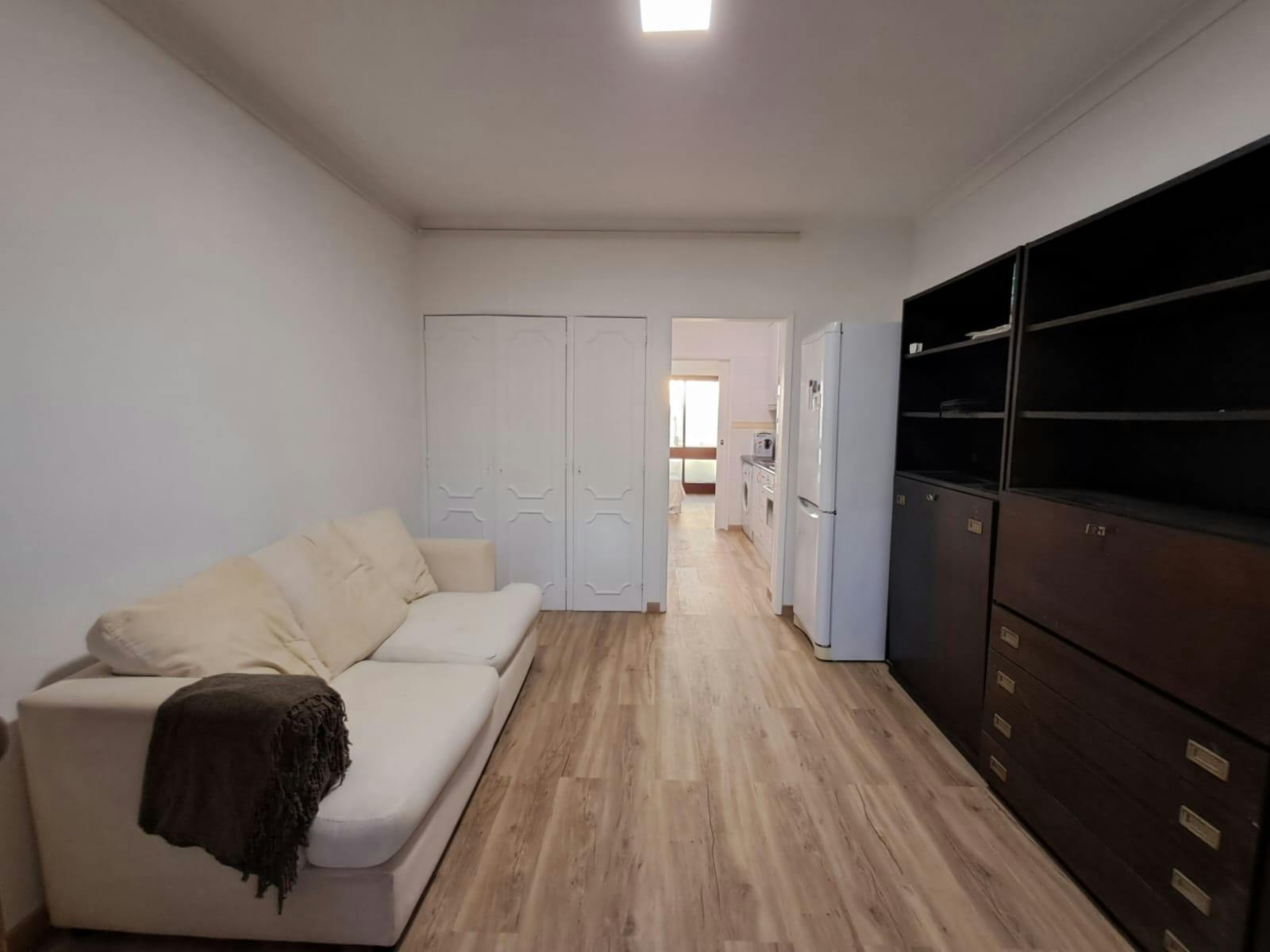 Appartement à louer pour 1 150 €/mois à Parede, Rua do Lobito