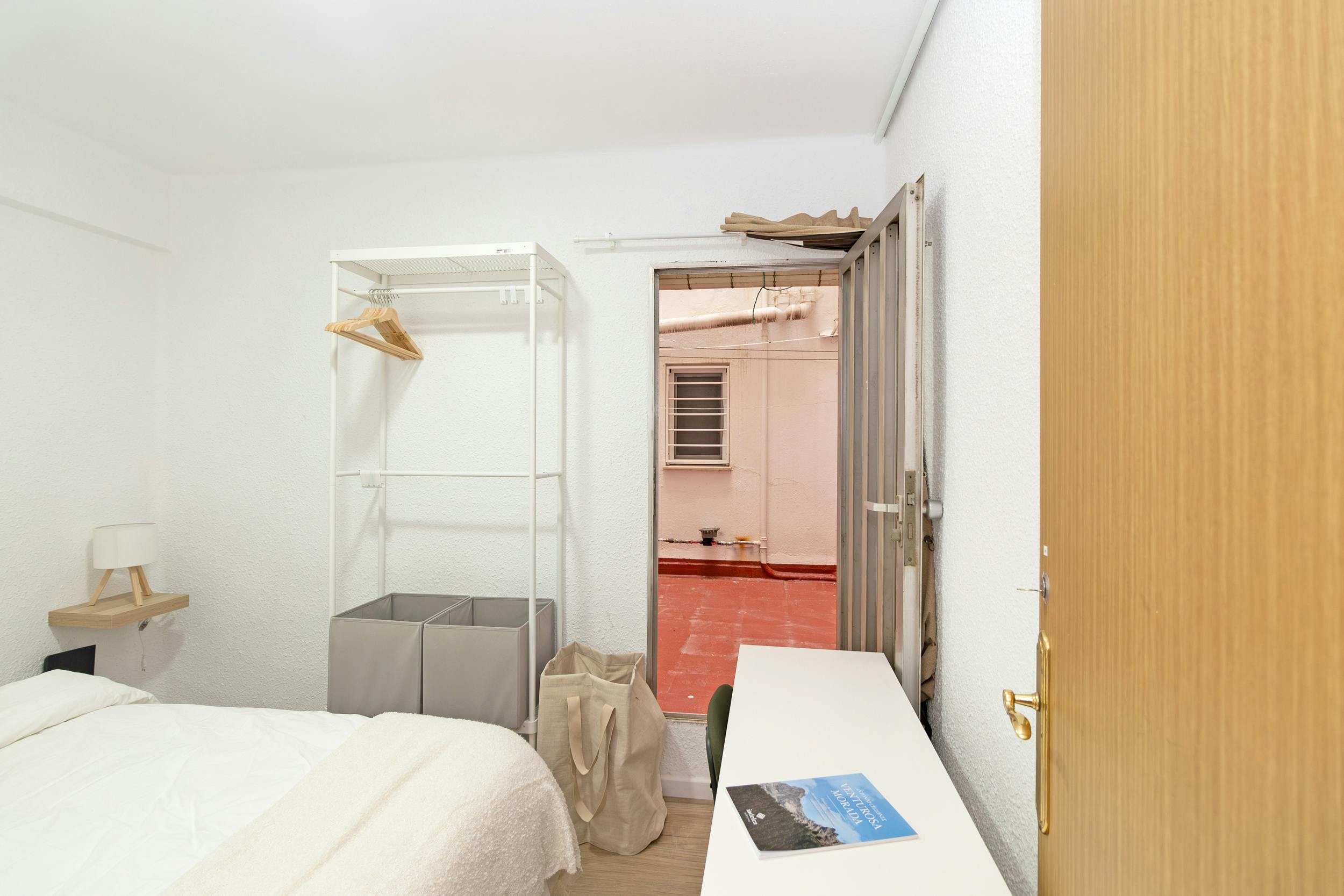 Apartment Valencia, 1 bed, 10m² — photo 10