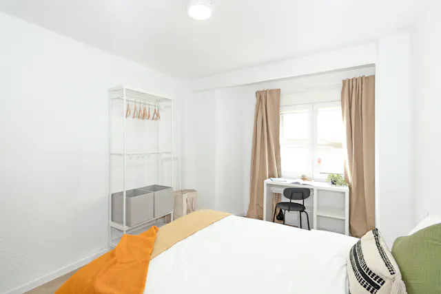 Private room in Carrer de Vicent Brull, Valencia (1592520) room image 2