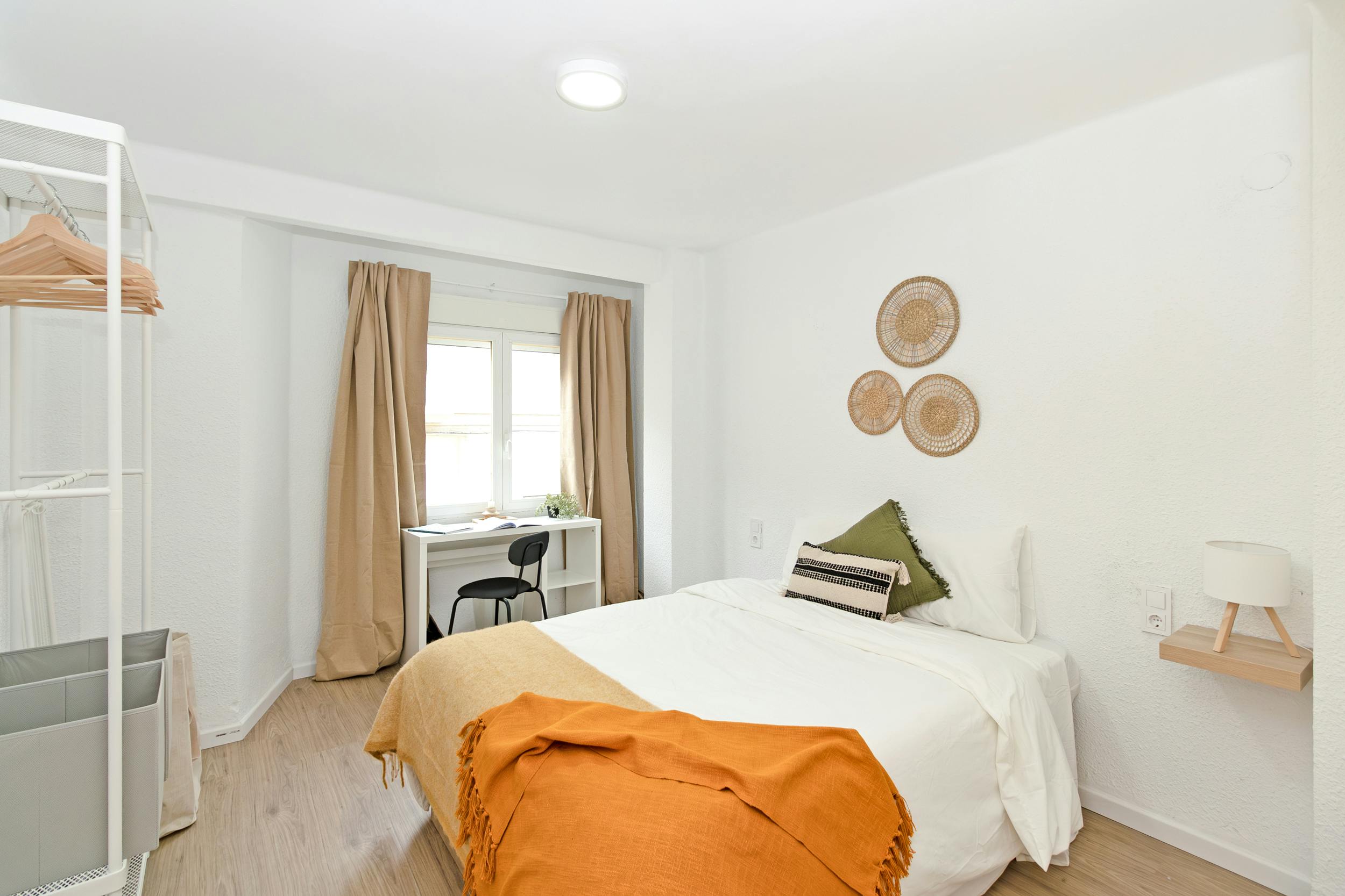 Apartment Valencia, 1 bed, 10m² — photo 4