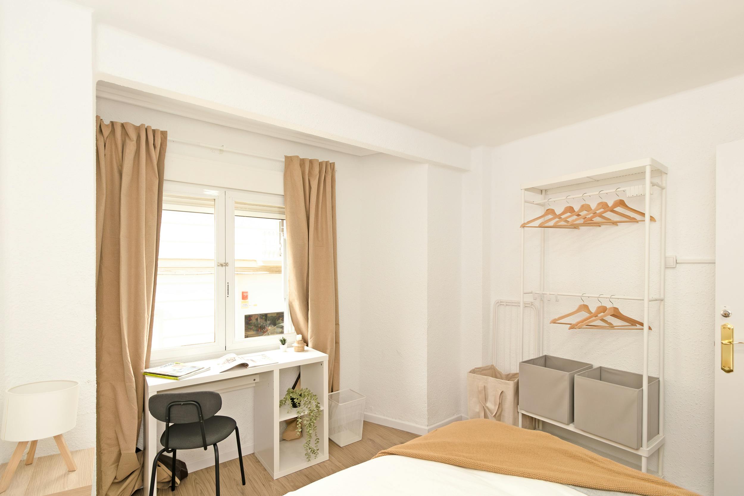 Apartment Valencia, 1 bed, 10m² — photo 5