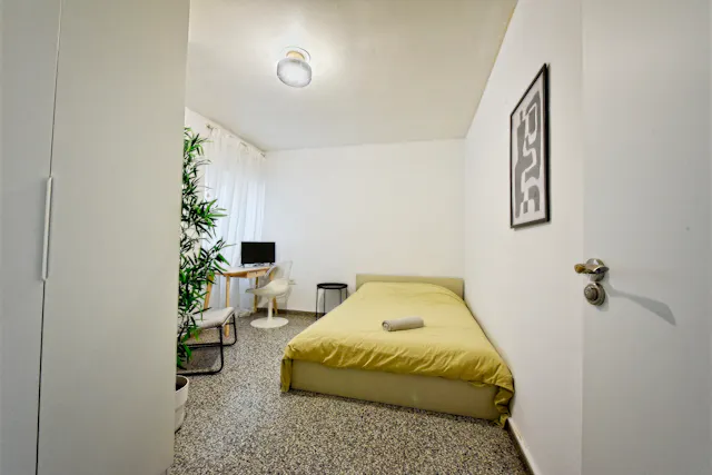 Private room in Carrer de Lleida, Valencia (1592569) room image 2