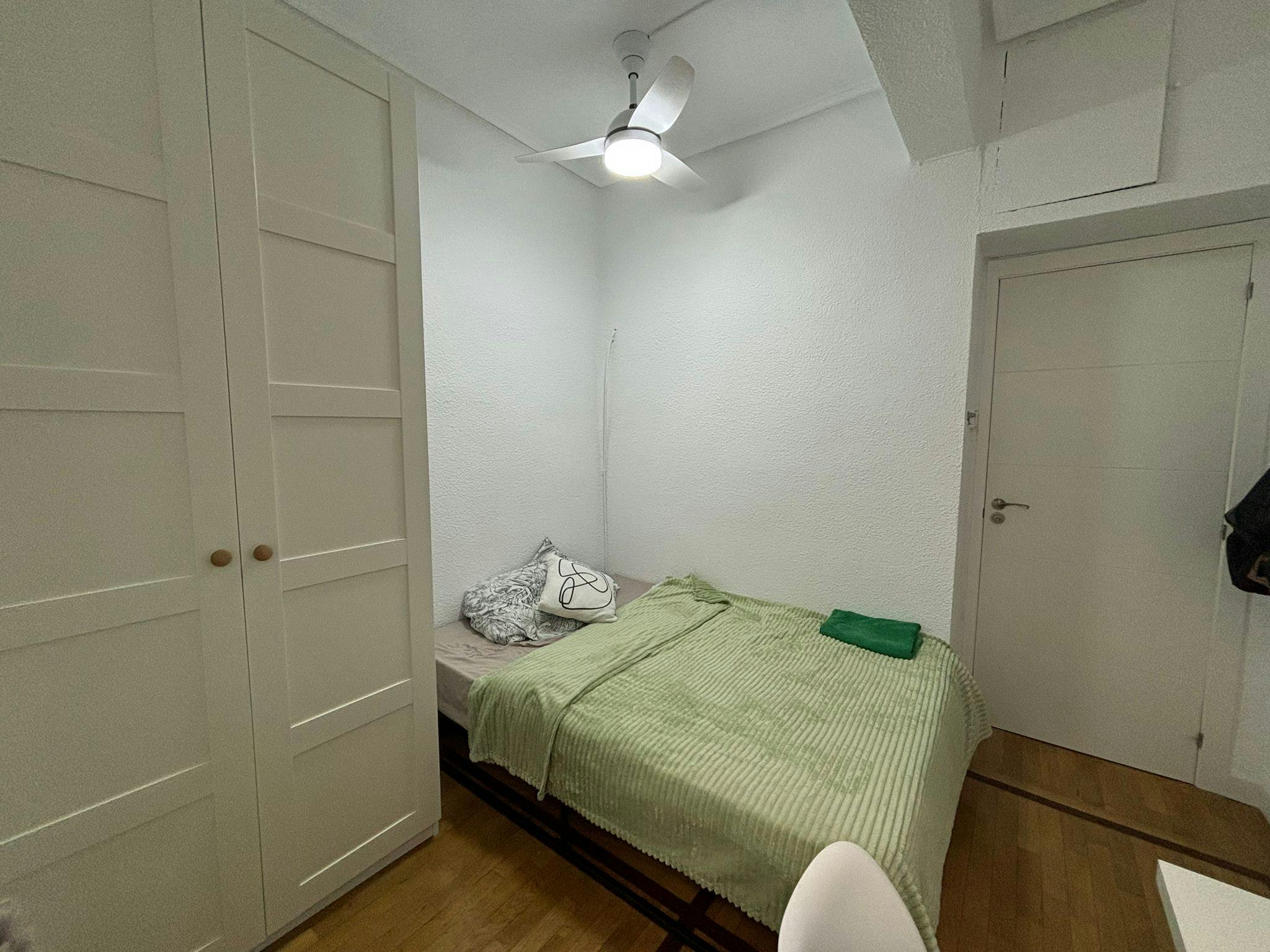 Carrer de Peris Brell, Valencia preview