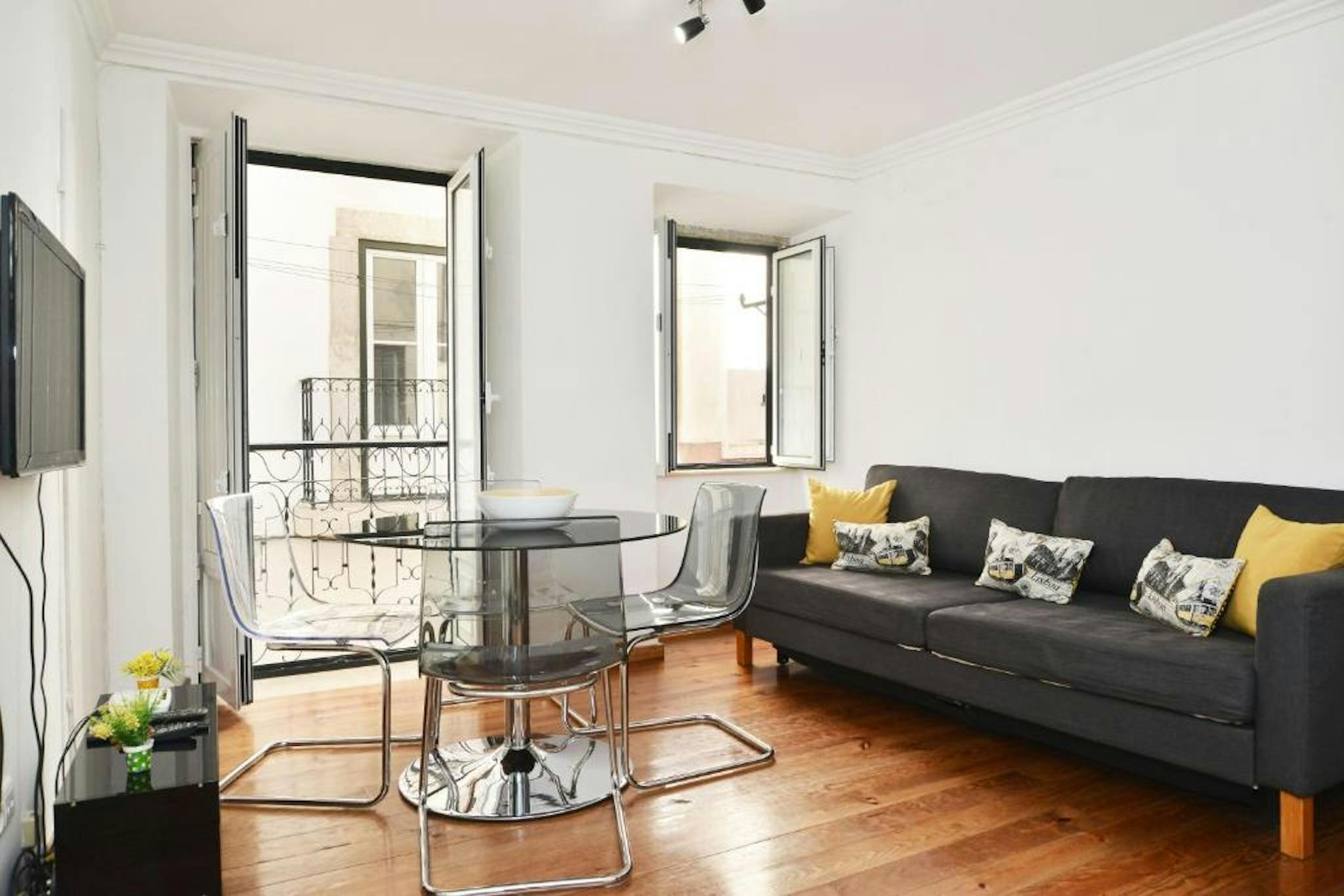 Rua do Salvador, Lisbon preview