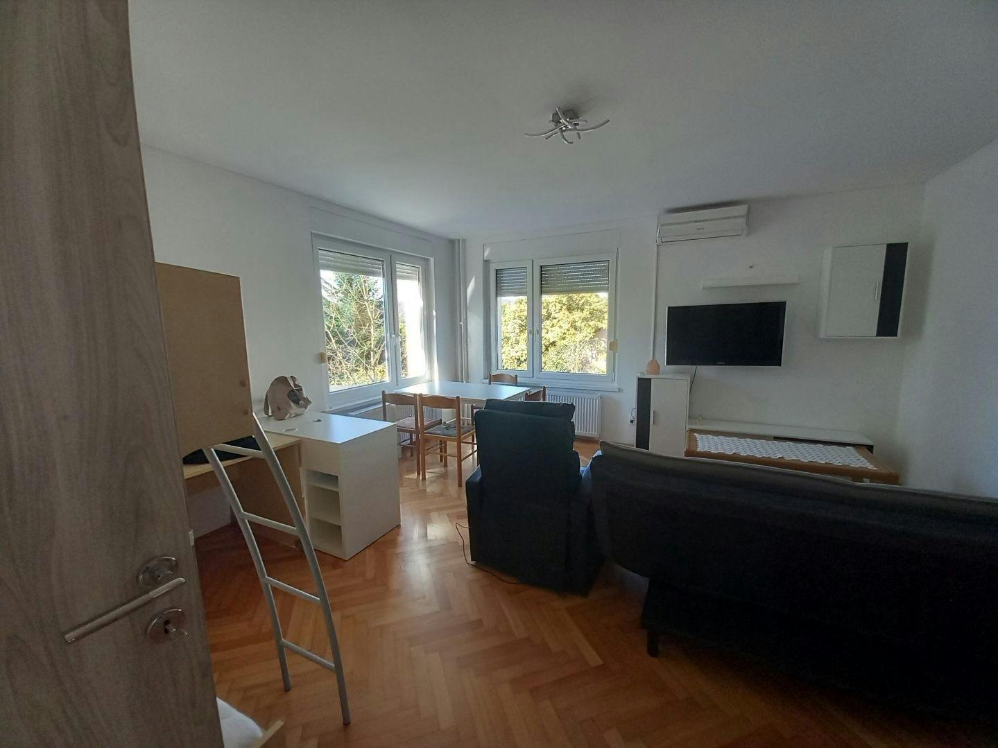 Habitación privada en alquiler por 500 € al mes en Ljubljana, Vrhovci, cesta XII