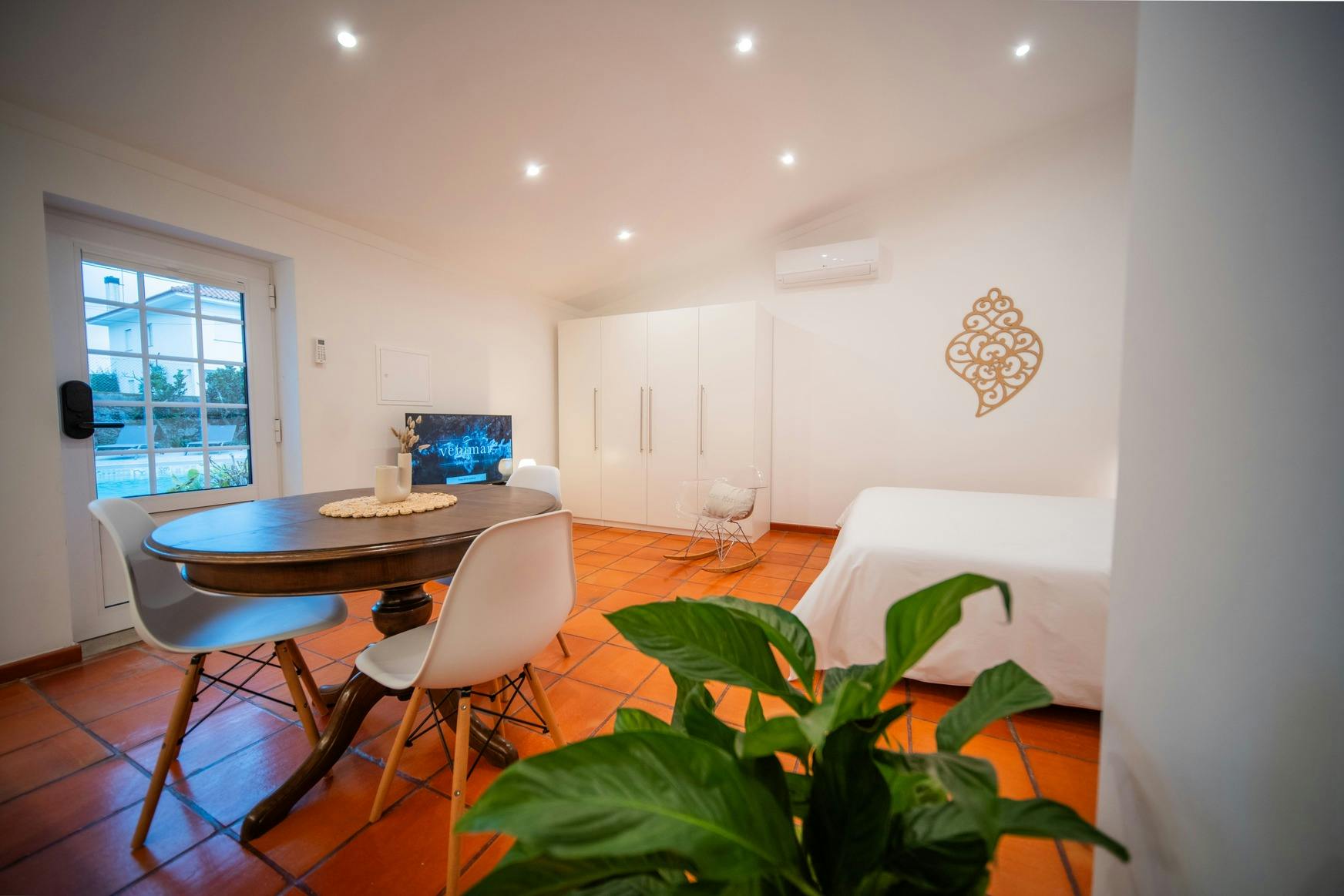 Studio for rent for €2,000 per month in Viana do Castelo, Rua Paula Ferreira