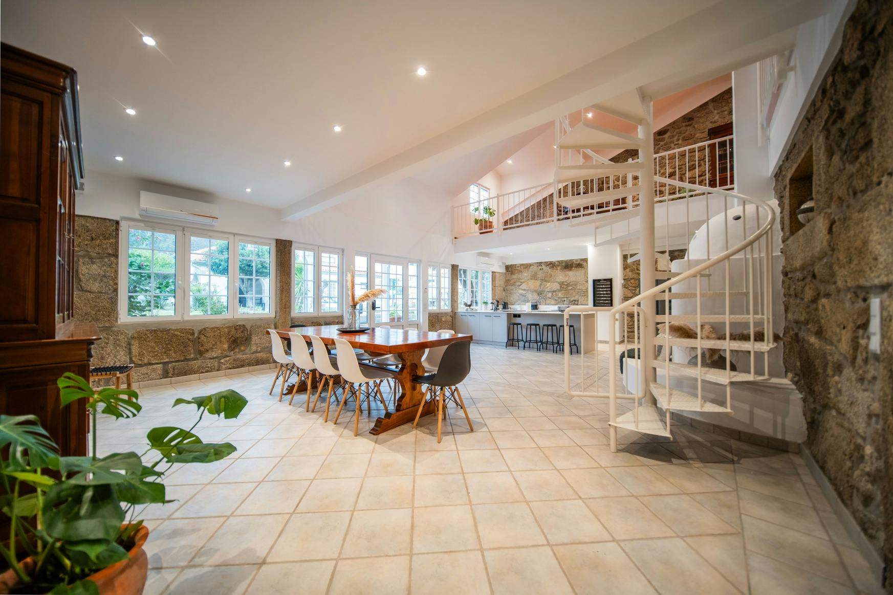 House for rent for €2,000 per month in Viana do Castelo, Rua Paula Ferreira