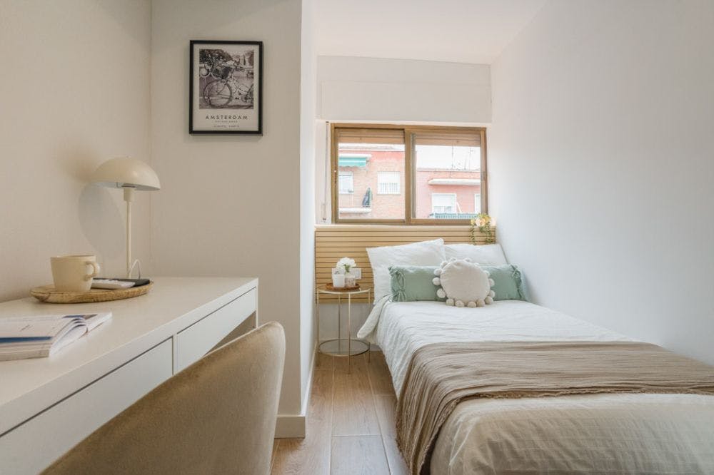 WG-Zimmer zu mieten für 660 € pro Monat in Madrid, Calle de Álvarez Abellán