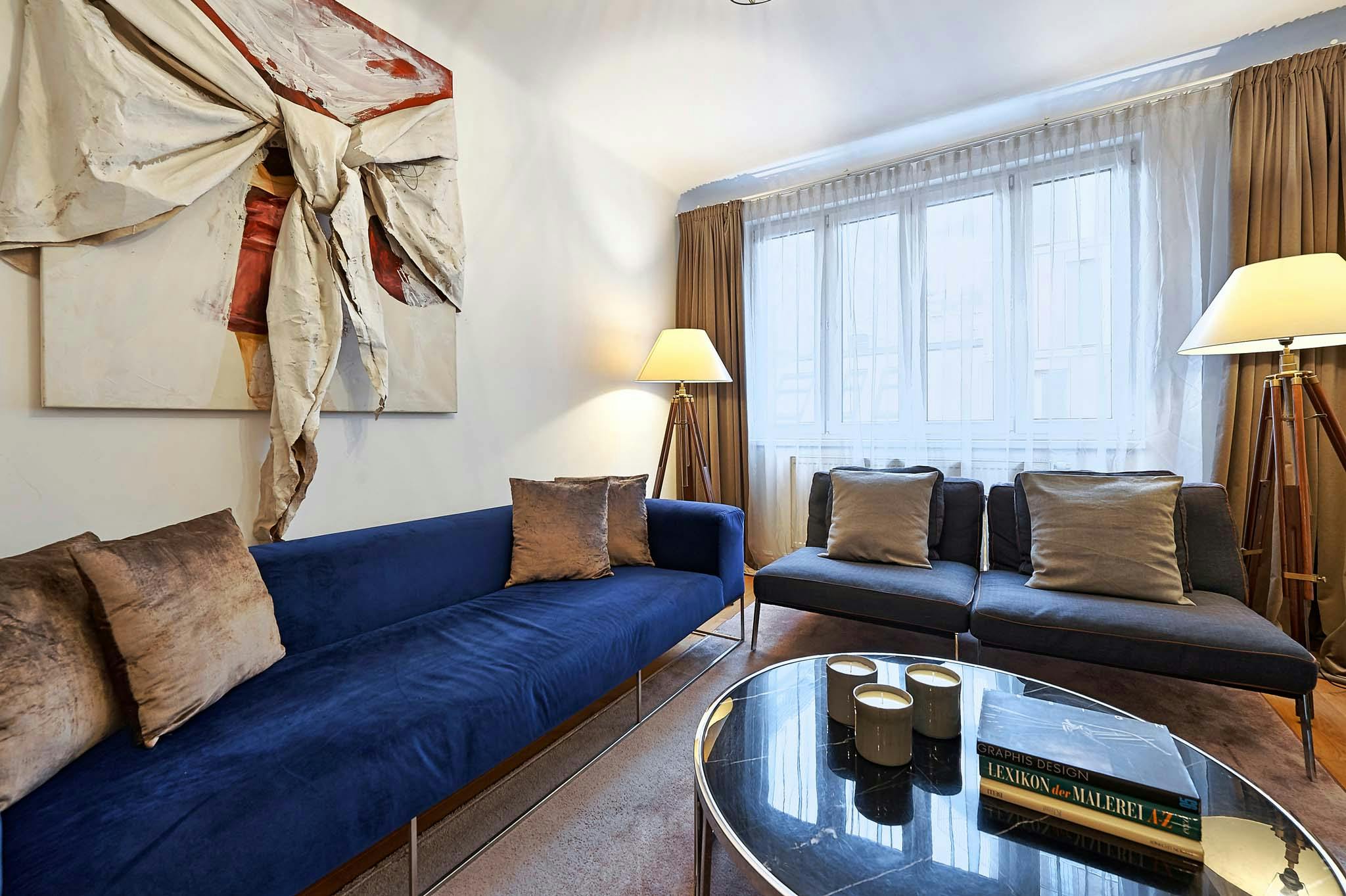 Apartment for rent for €3,200 per month in Vienna, Tiefer Graben