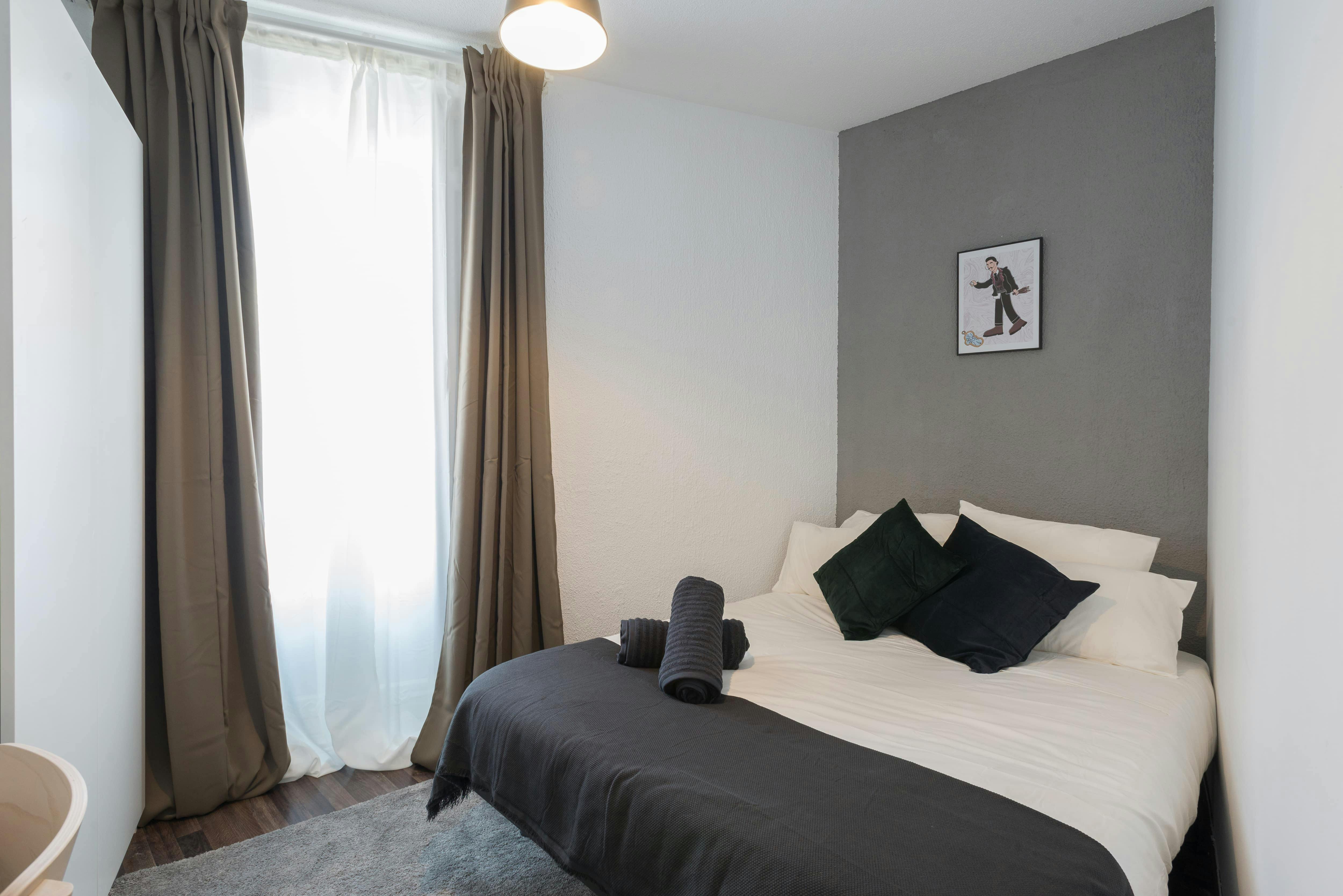 Private room for rent for €535 per month in Madrid, Calle de los Caños del Peral