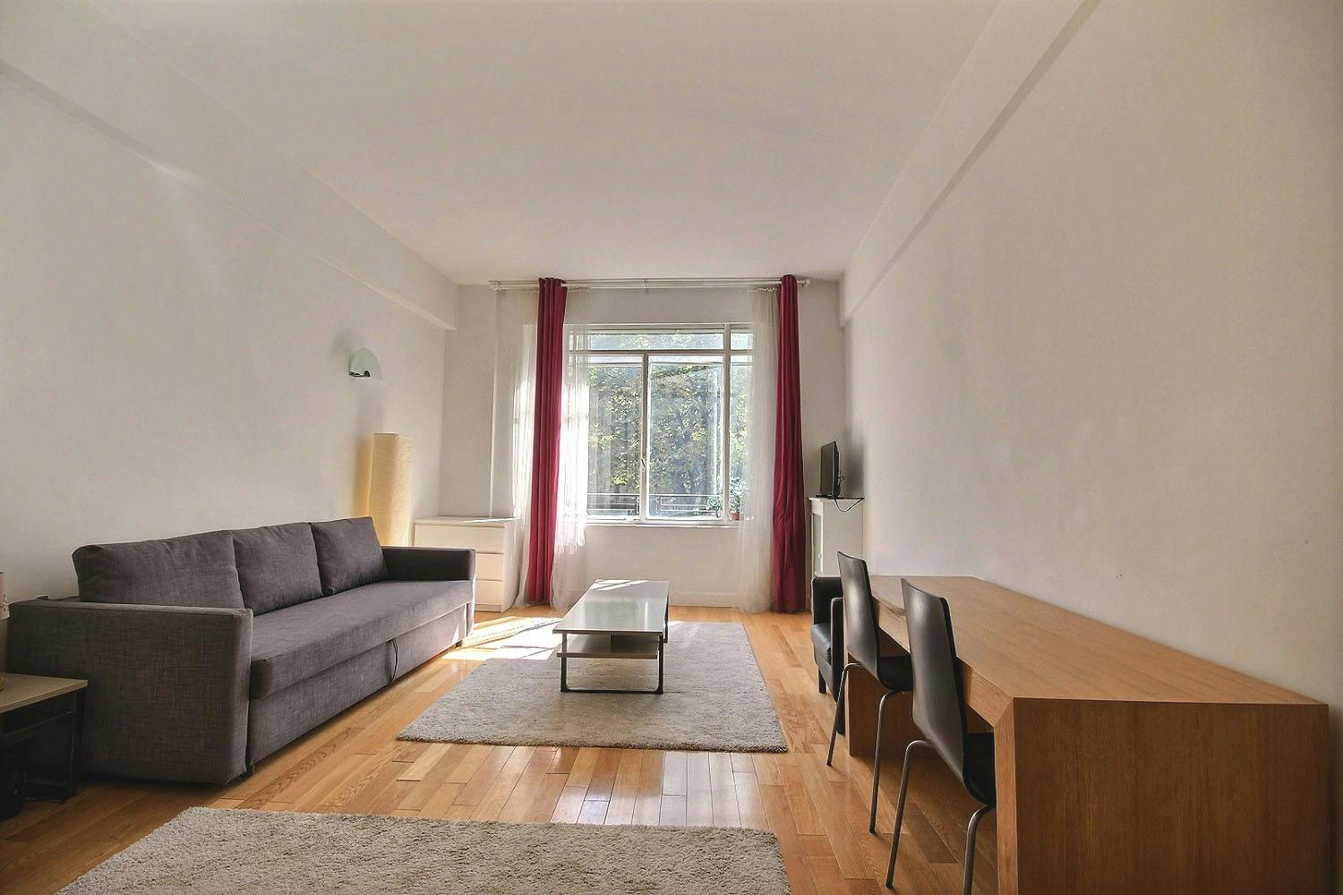 Avenue Franklin Delano Roosevelt, Paris preview