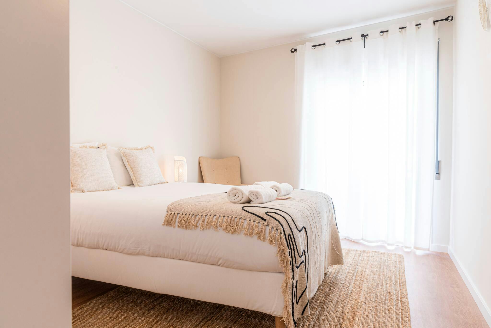 Apartment for rent for €9,999 per month in Vila Nova de Gaia, Rua de Marciano de Azuaga