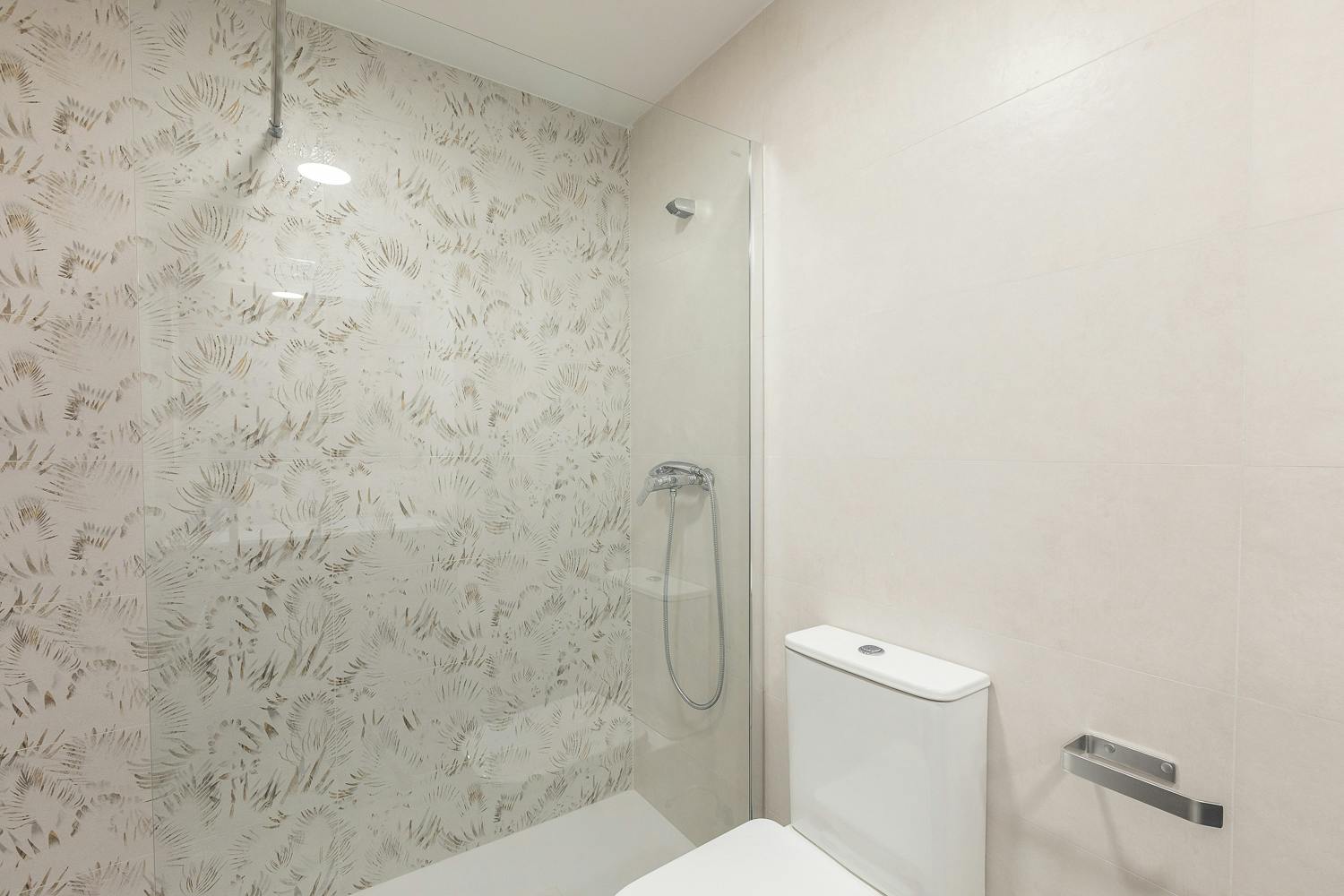 Apartment Valencia, 1 bed, 10m² — photo 1