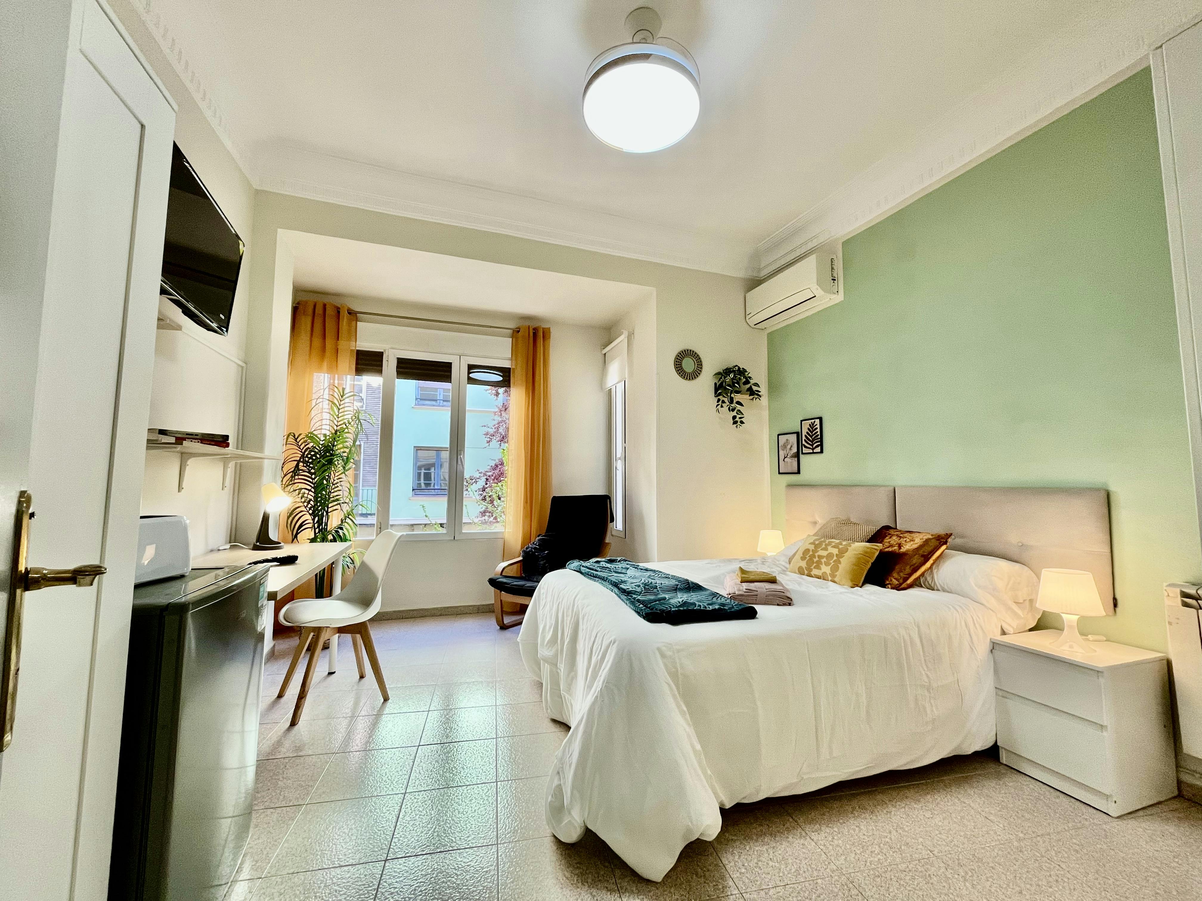 Private room for rent for €430 per month in Zaragoza, Calle de San Vicente de Paúl