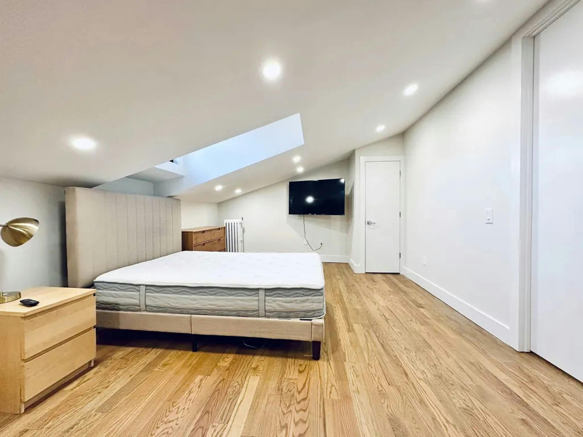 Chambre privée à louer pour $1,050/mois à Kings County, Pulaski Street
