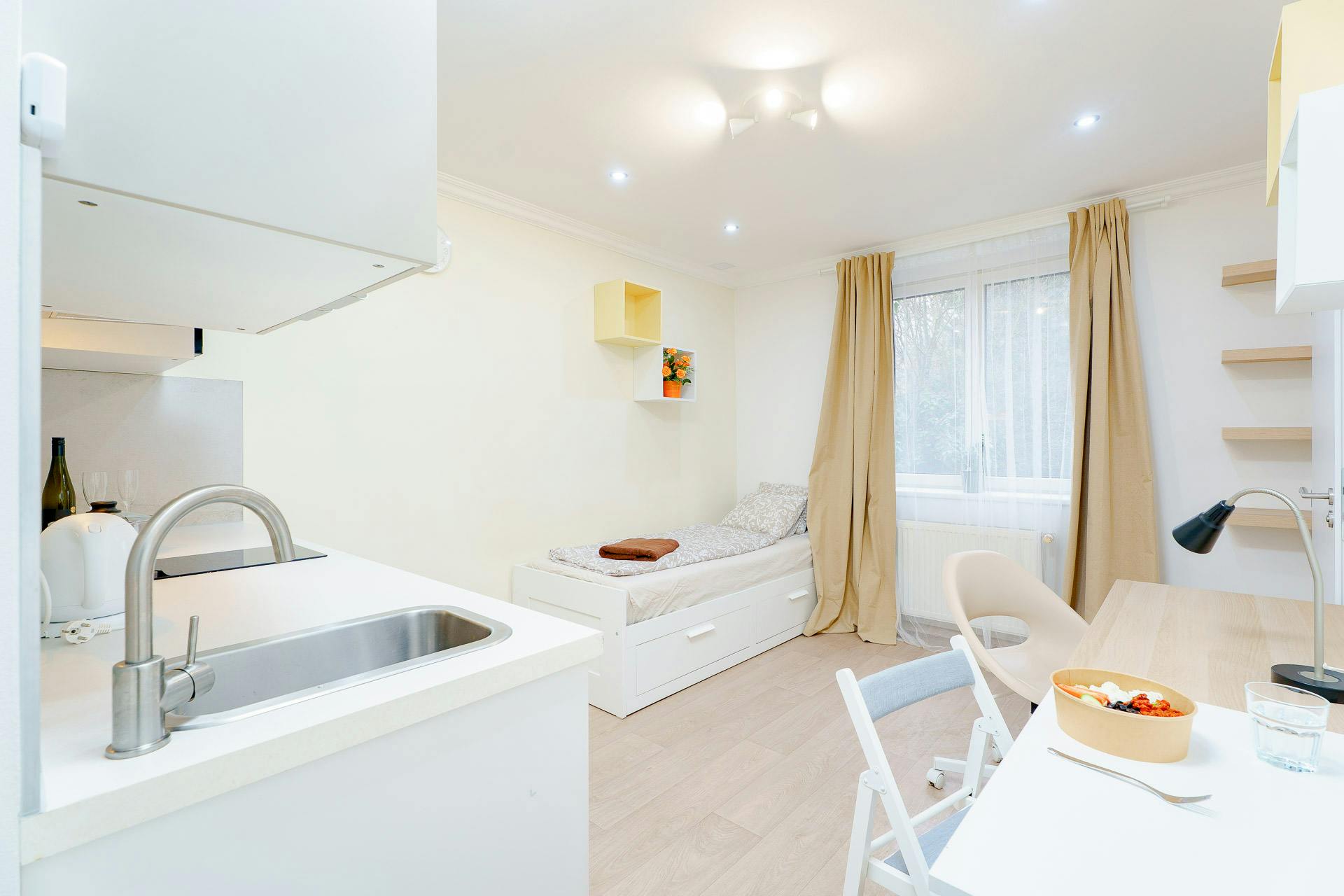 Monolocale in affitto a 22.906 CZK al mese a Hlavní město Praha, Čerčanská