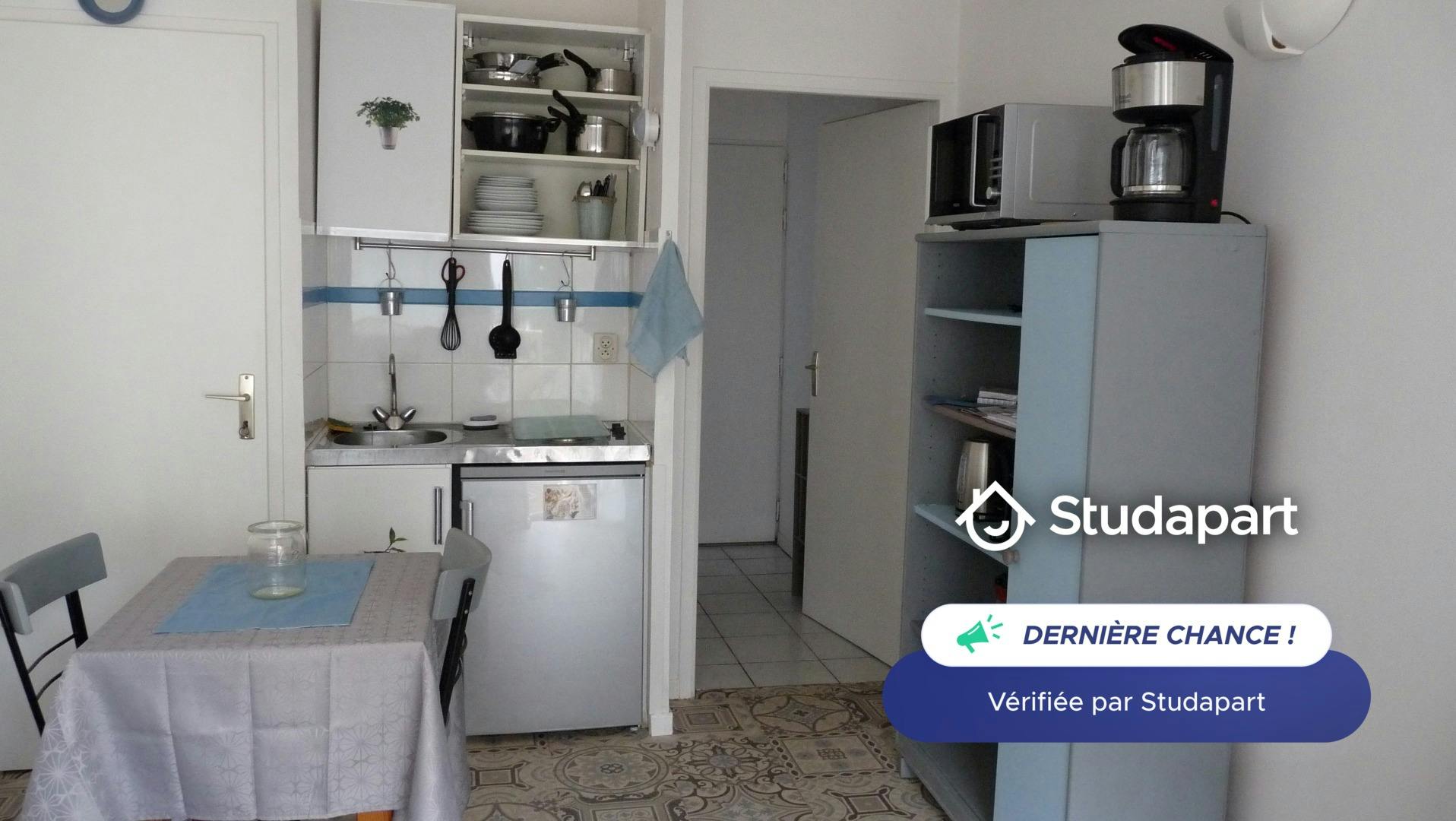 Wohnung zu mieten für 516 € pro Monat in La Rochelle, Rue de Roux