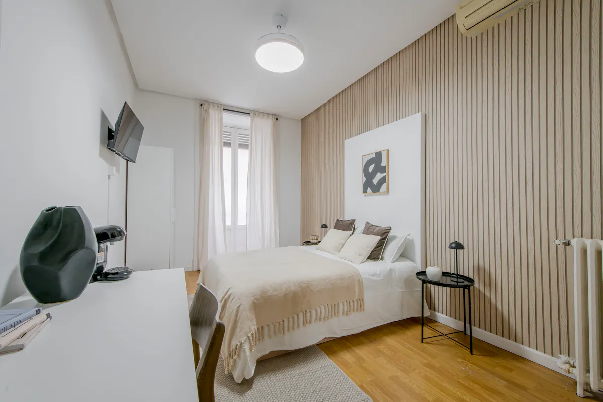 Private room in Calle de Núñez de Balboa, Madrid (1593750) ROOM