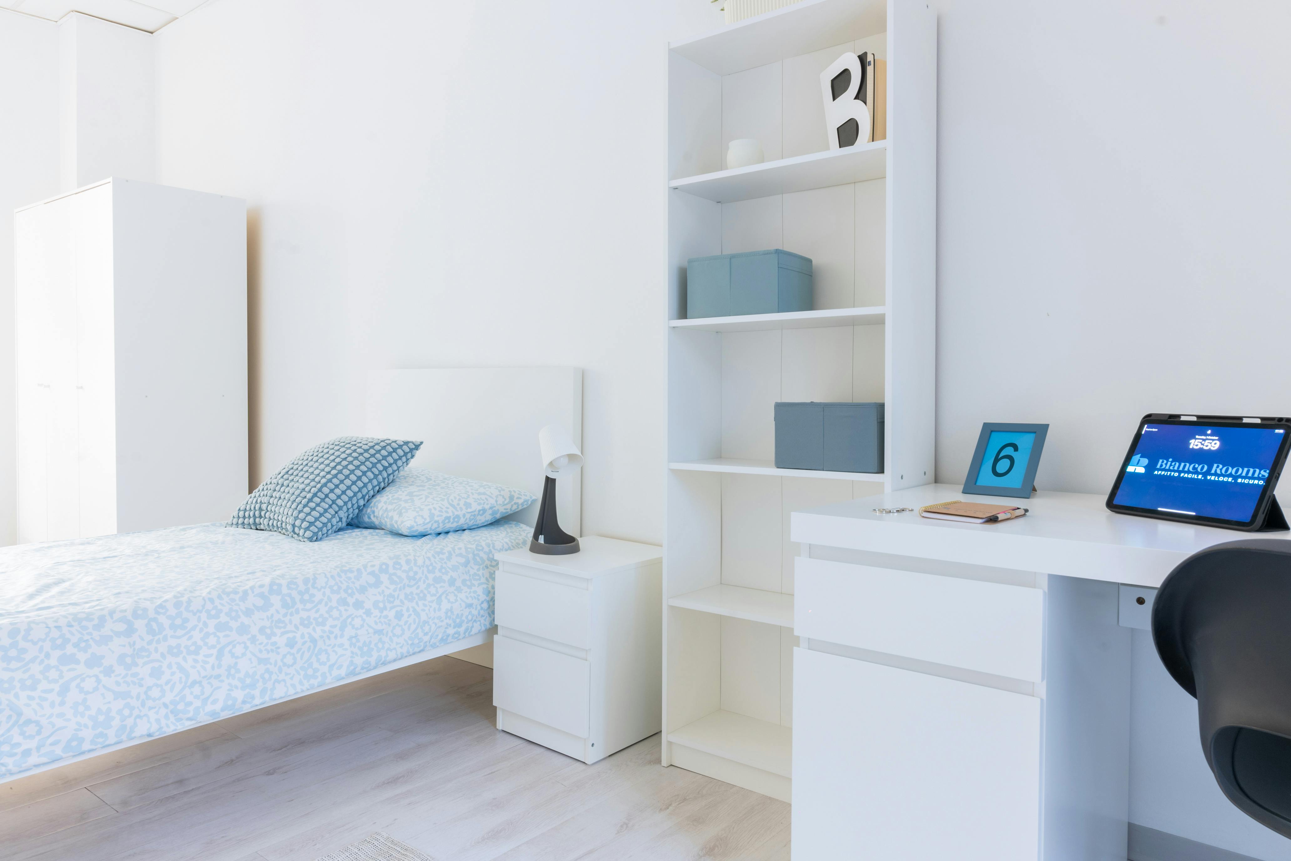 Single room Turin, 1 bed, 10m² — photo 1