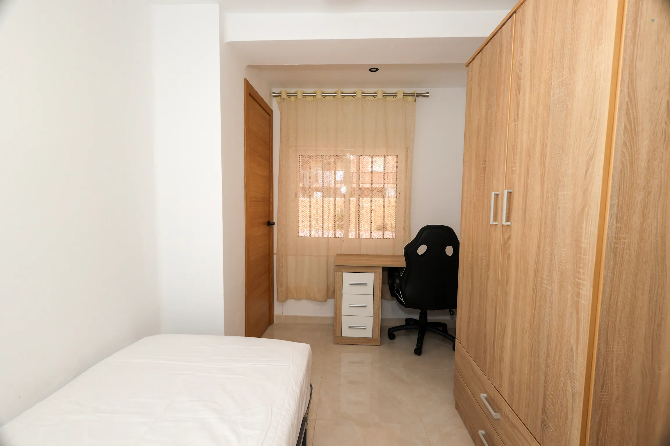 Private room in Carrer d'Emili Gascó Contell, Valencia (1593803) ROOM 2
