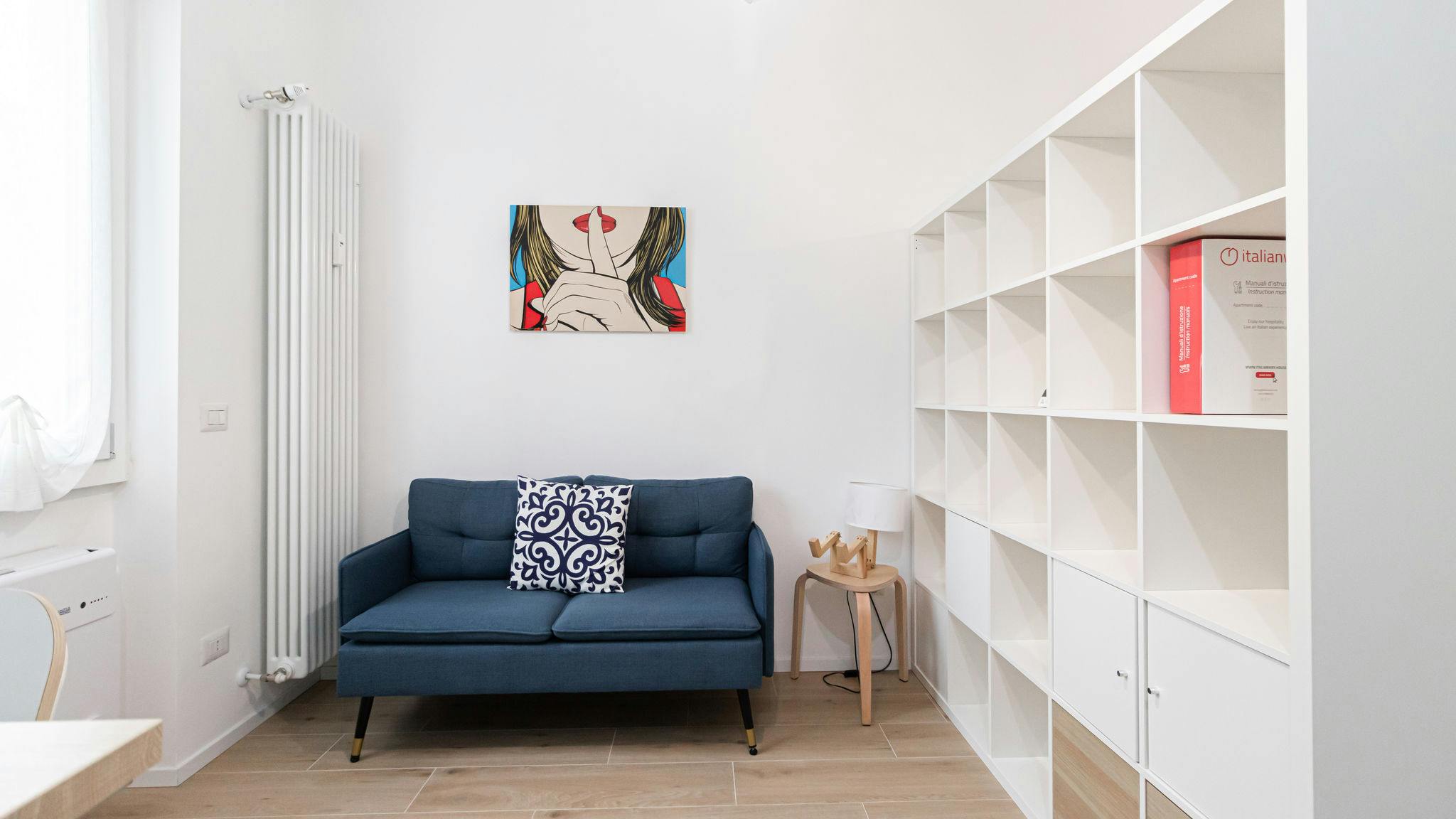 Studio for rent for €1 per month in Milan, Via Pompeo Cambiasi