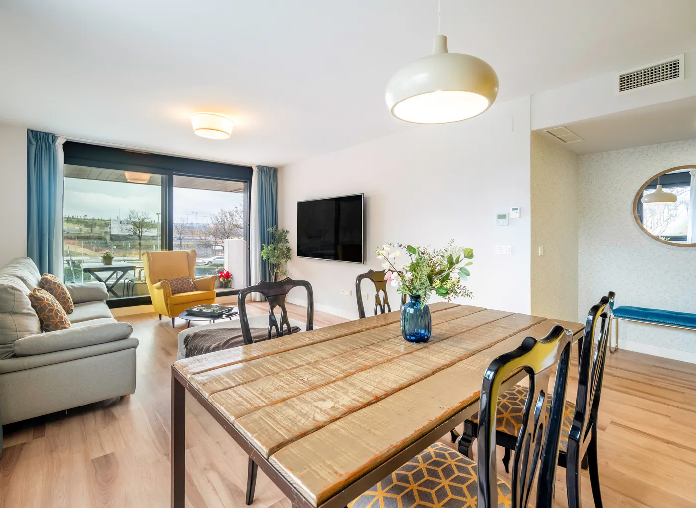 2-Bedroom Apartment in Avenida de Juan Antonio Samaranch, Madrid (1593914) ROOM 2