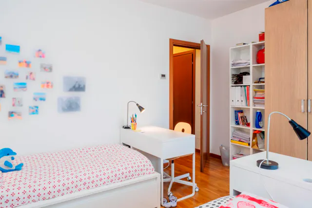 Shared room in Viale dell'Innovazione, Milan (1593920) room image 2
