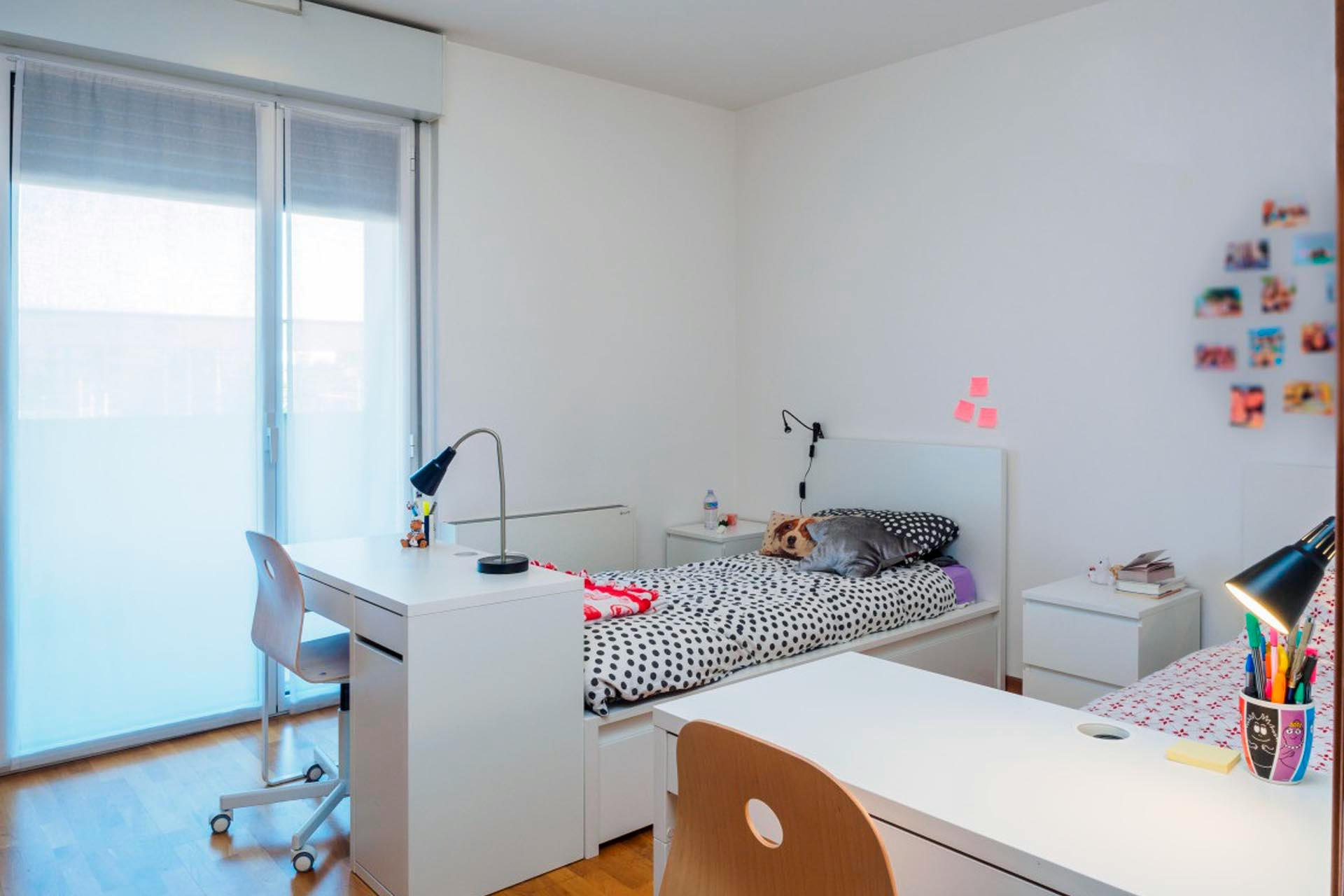 Shared room in Viale dell'Innovazione, Milan (1593920) room image 1