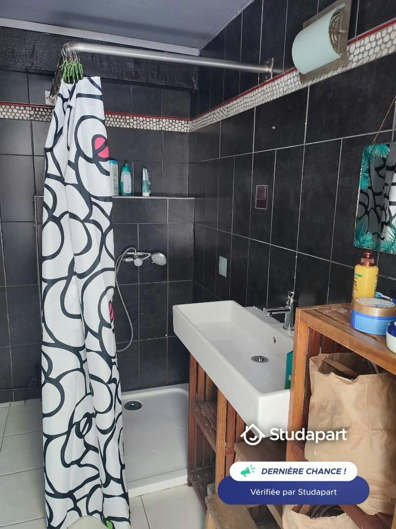 Haus zu mieten für 330 € pro Monat in Valras-Plage, Avenue du Casino