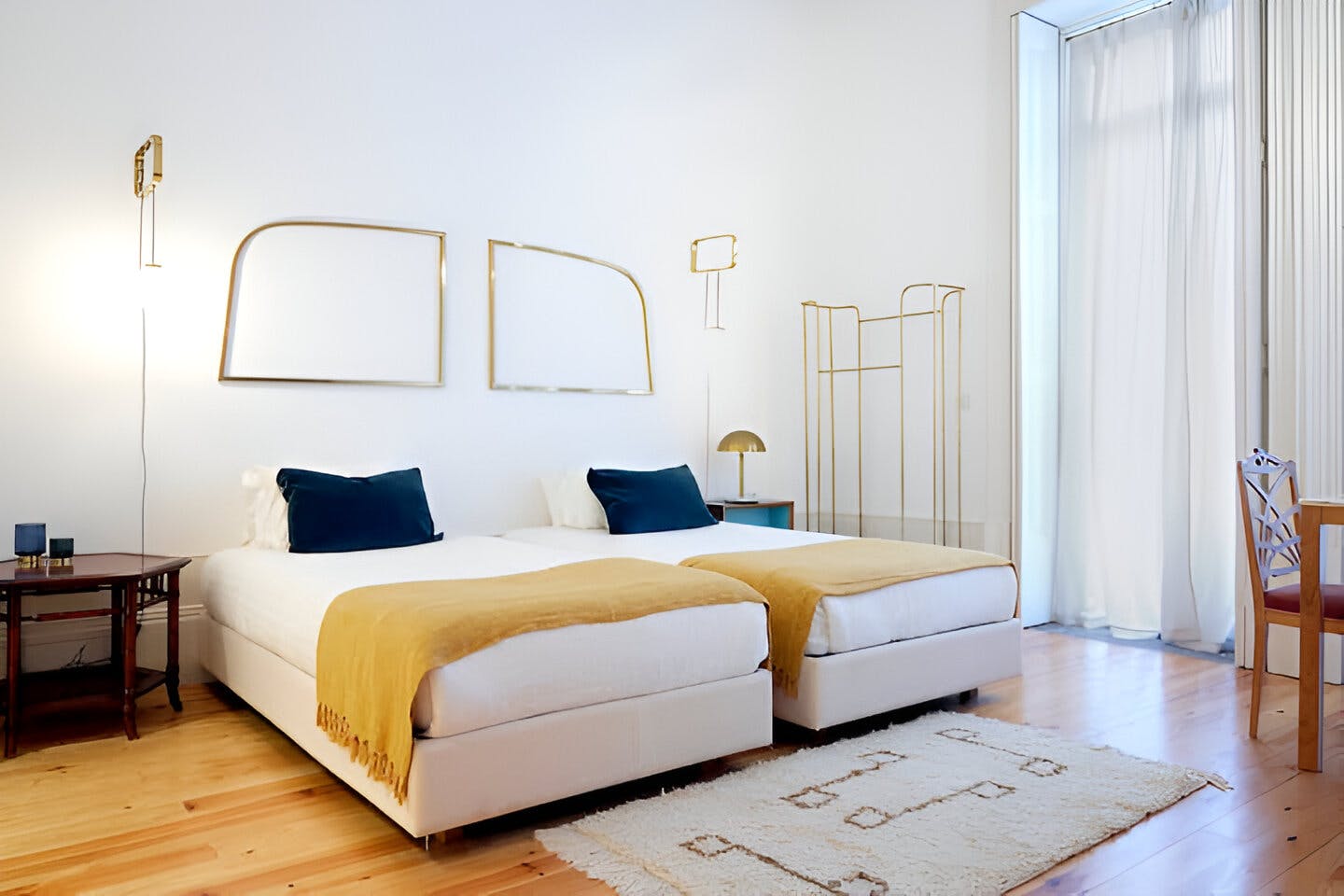 Studio for rent for €1,400 per month in Porto, Rua de Passos Manuel