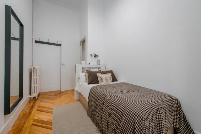 Private room in Calle de Núñez de Balboa, Madrid (1594059) room image 1