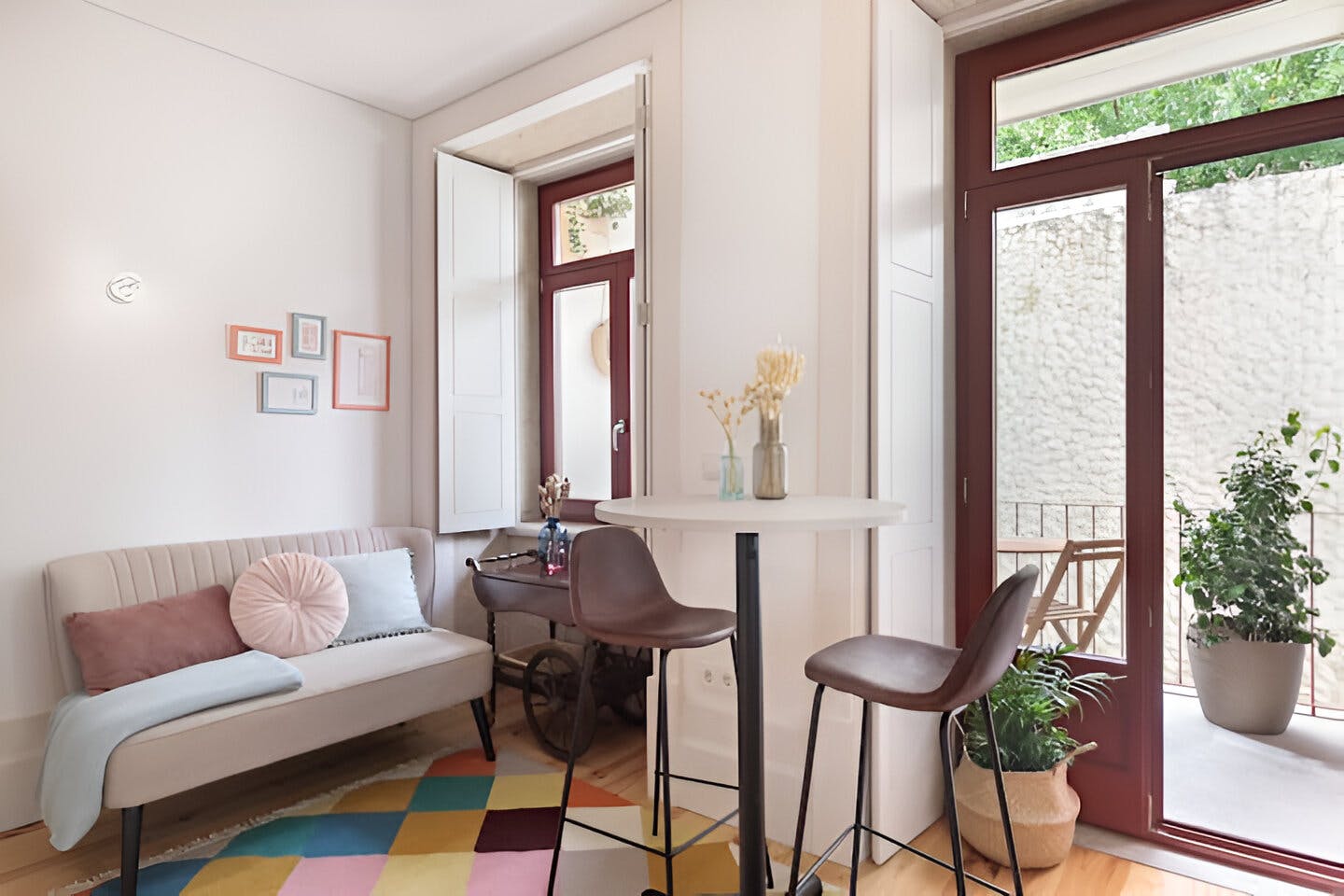 Apartment for rent for €1,400 per month in Porto, Rua do Loureiro