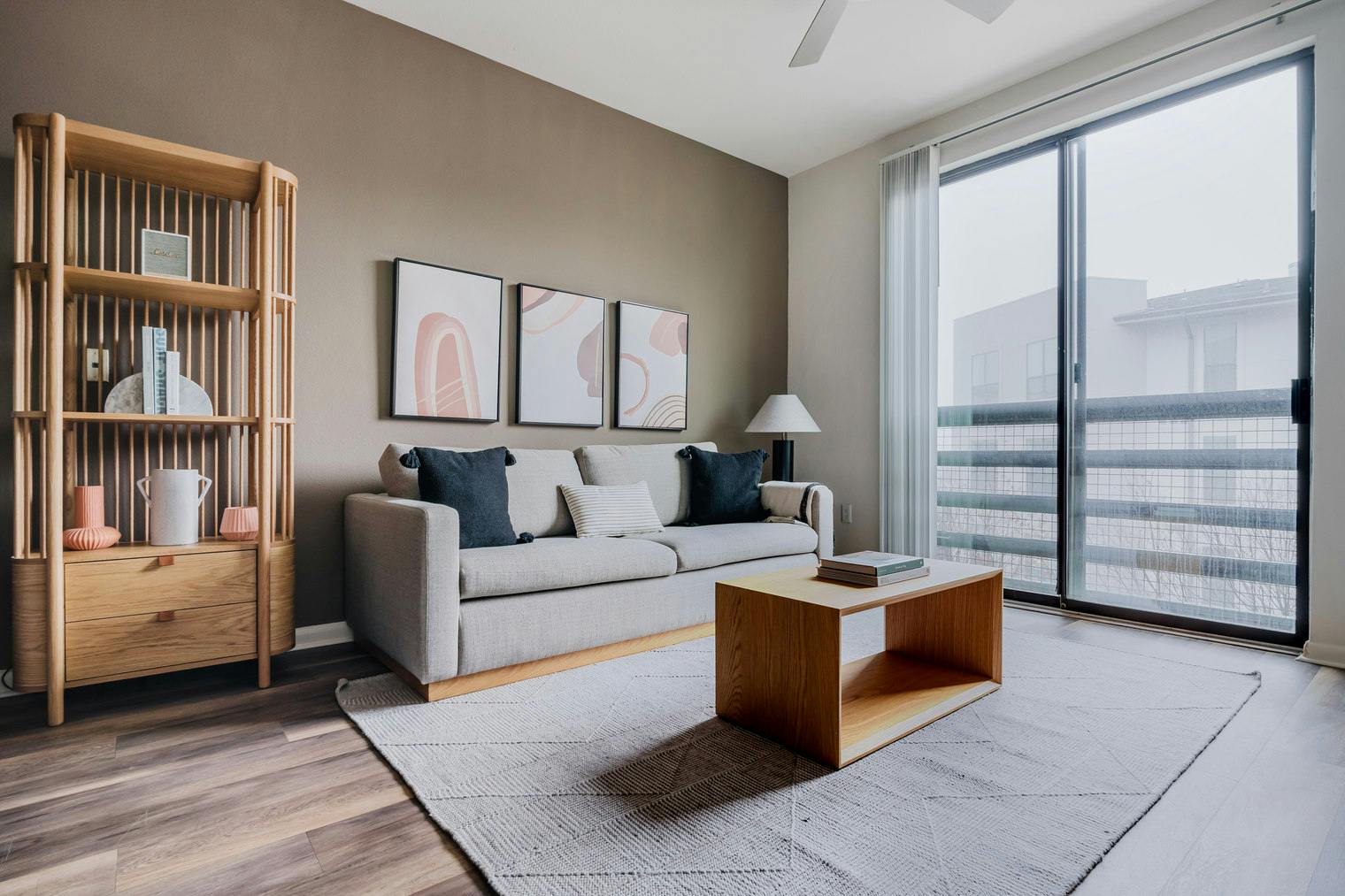 Appartamento in affitto a $3,721 al mese a Austin, Rogers Road