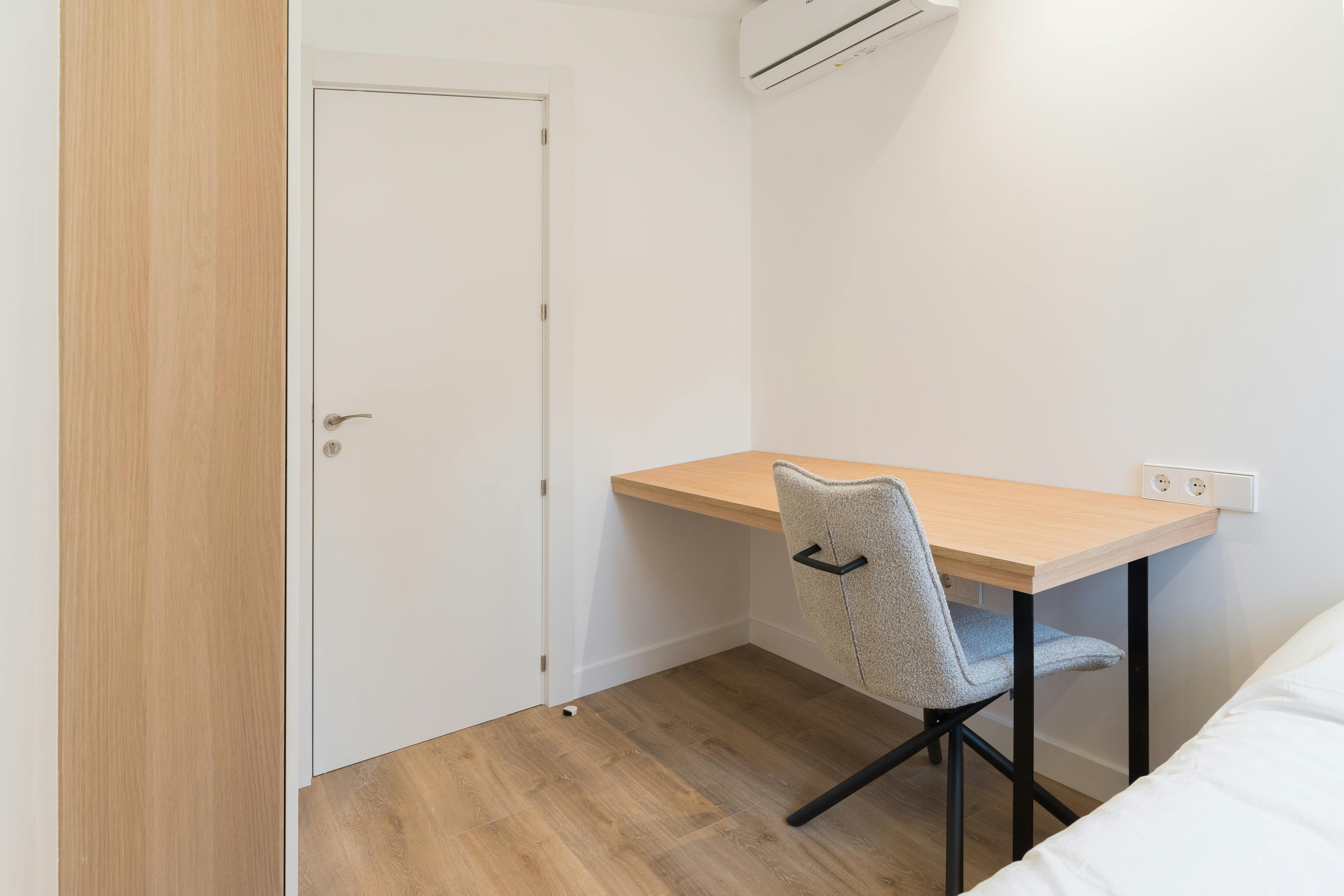 Apartment Móstoles, 1 bed, 10m² — photo 1