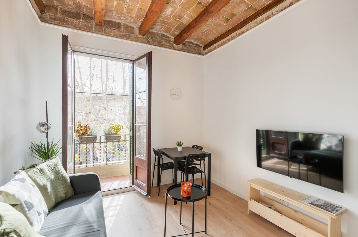 Apartment for rent for €1,650 per month in Barcelona, Carrer de París