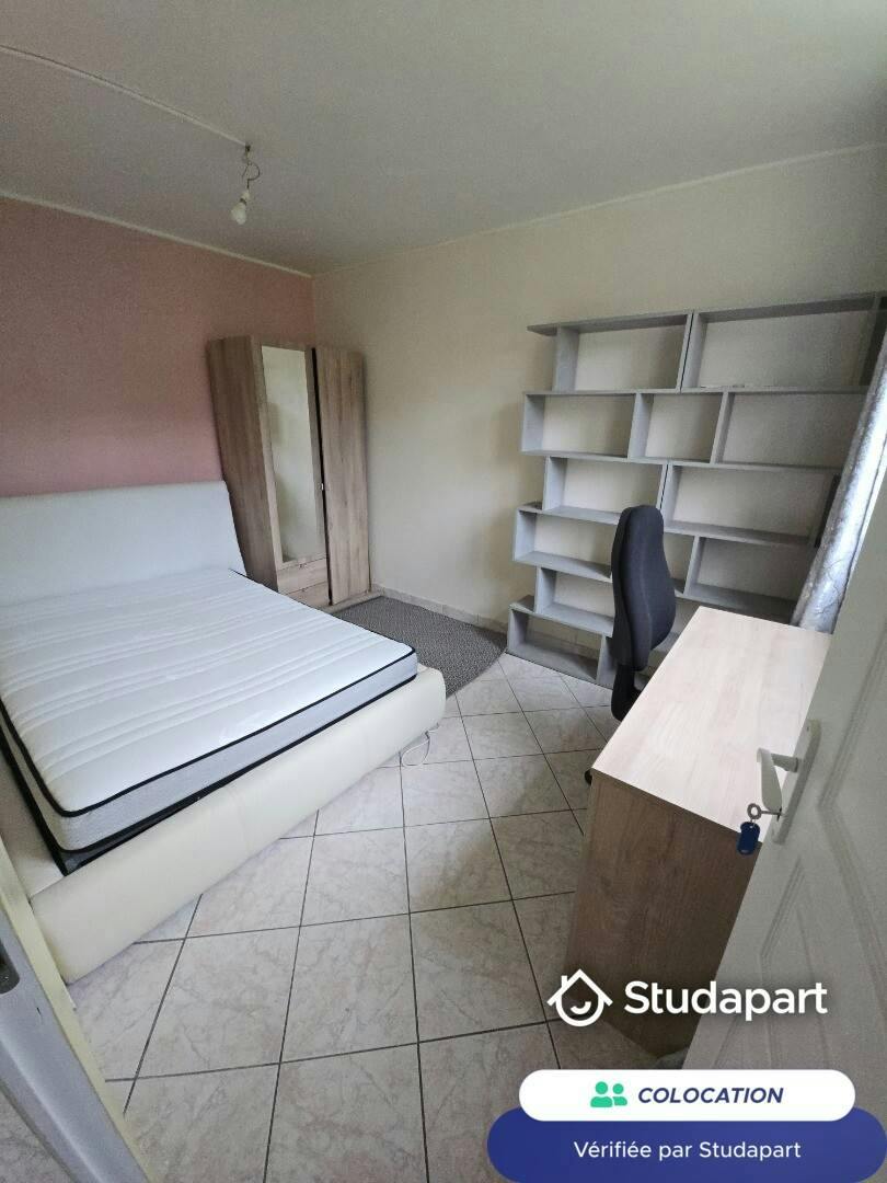 Pièce à Trappes