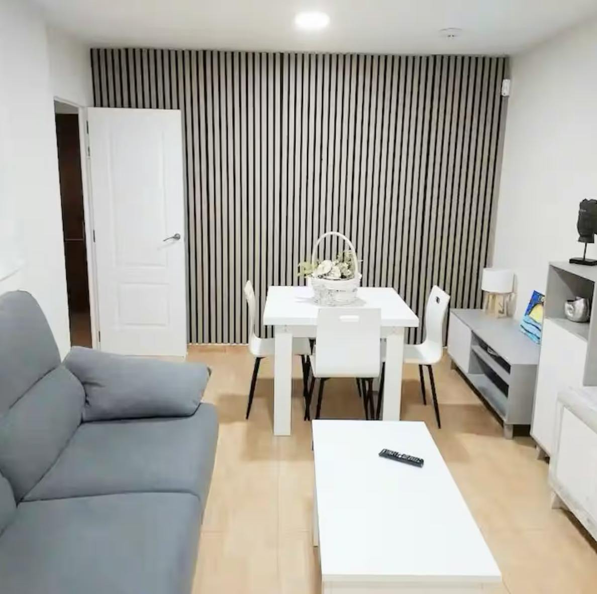 Apartment for rent for €1,500 per month in Córdoba, Calle del Obispo Fitero