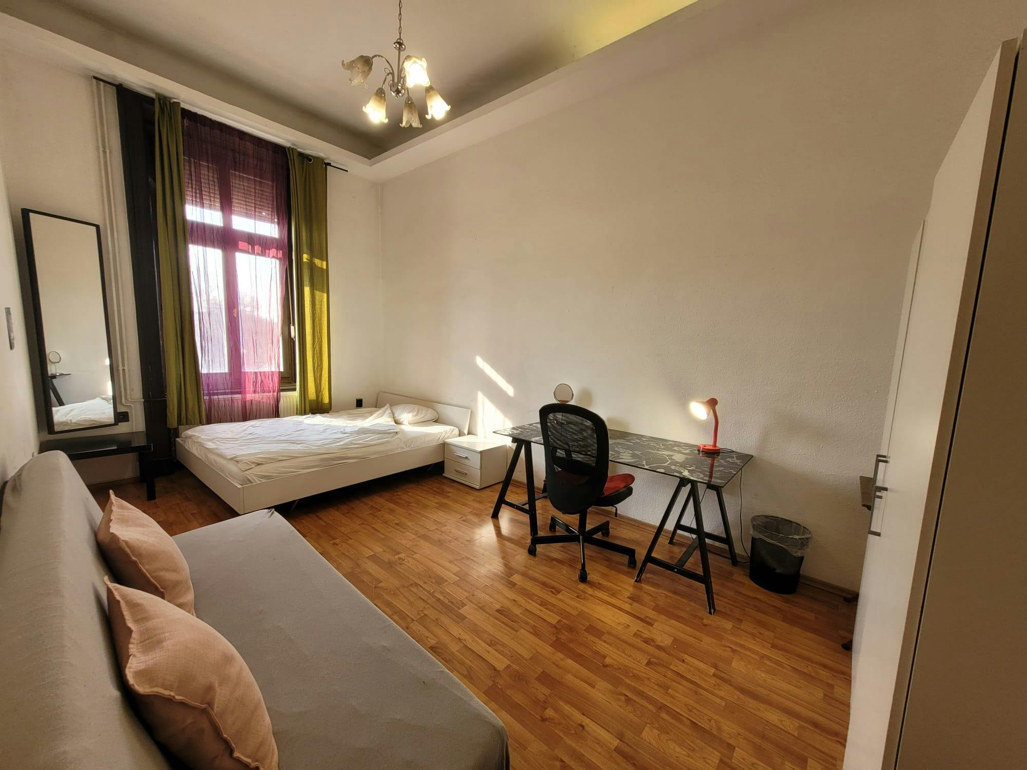 Habitación privada en alquiler por 385 € al mes en Budapest, Közraktár utca