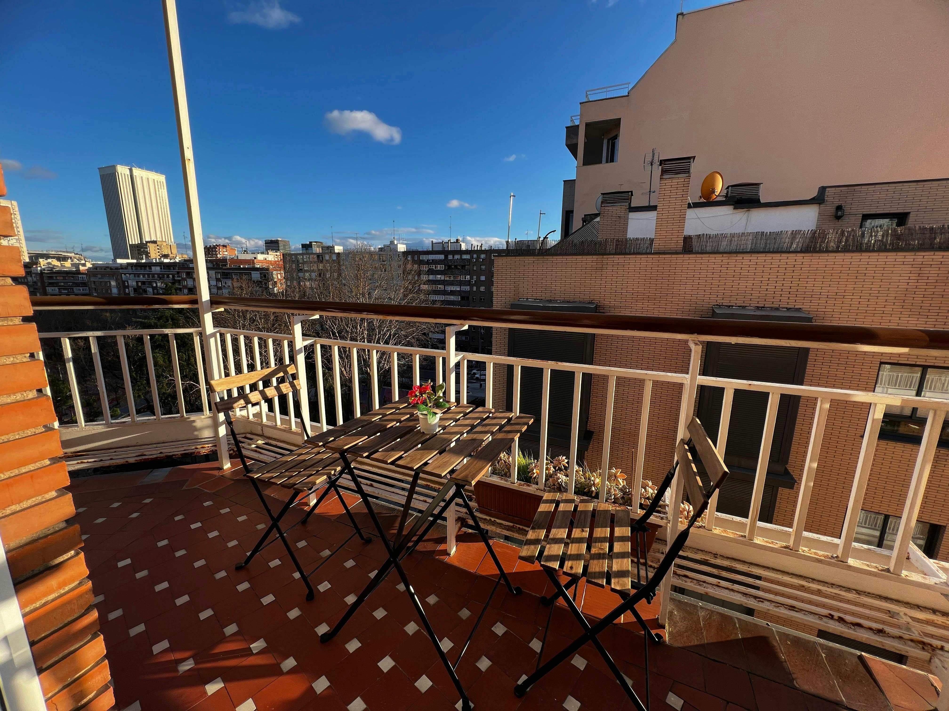 Calle de la Infanta Mercedes, Madrid preview