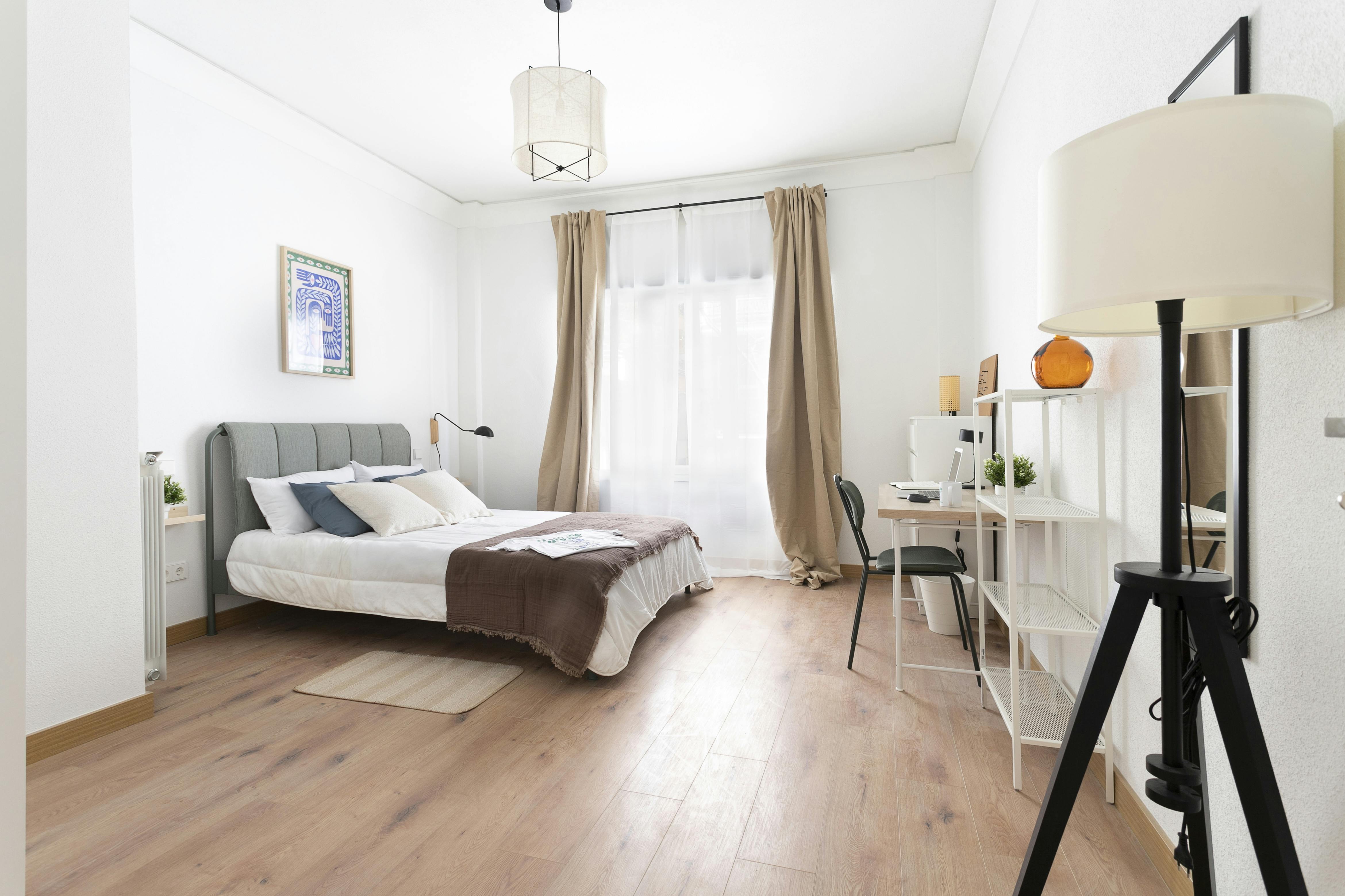 Calle de Guzmán el Bueno, Madrid preview