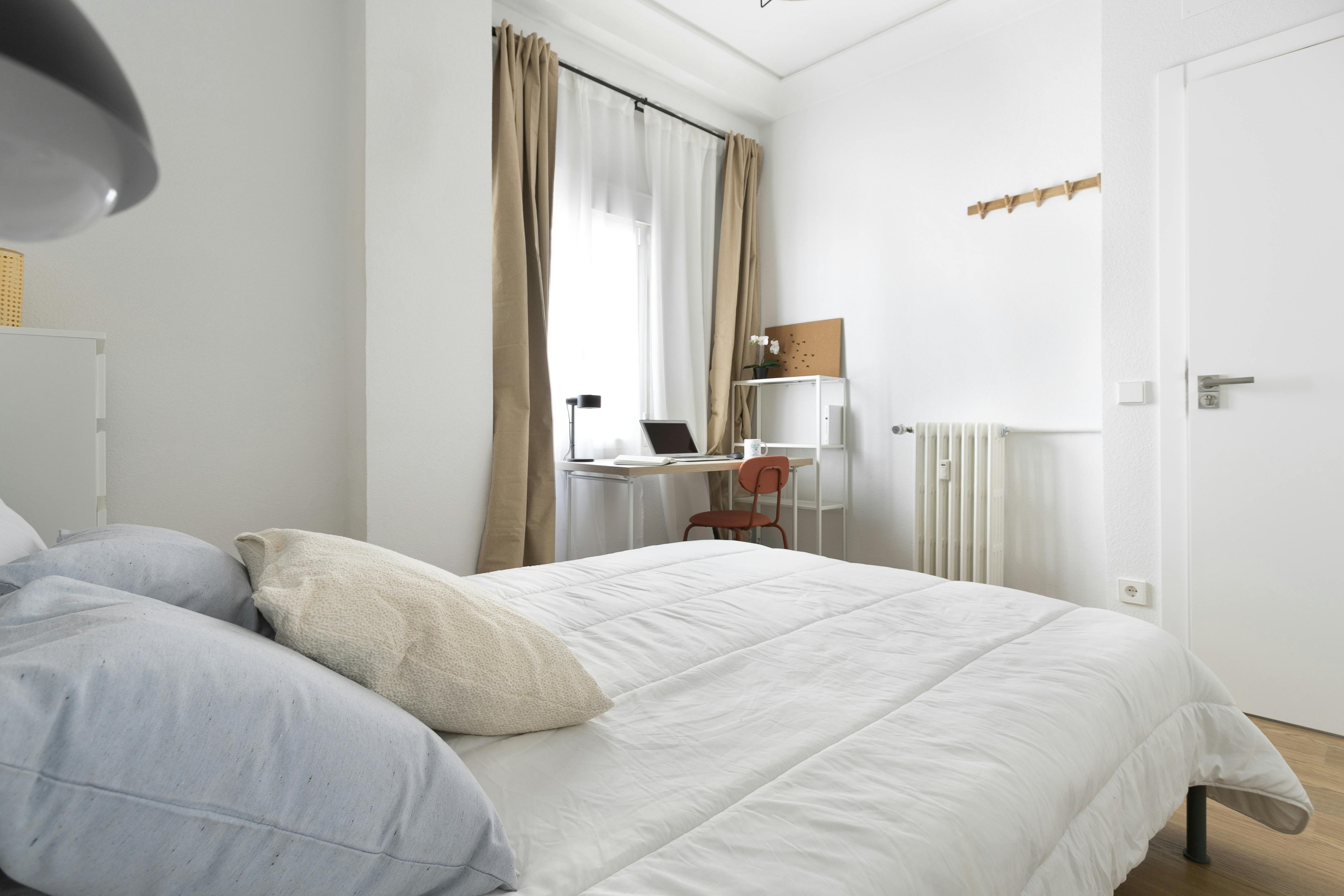 Calle de Guzmán el Bueno, Madrid preview